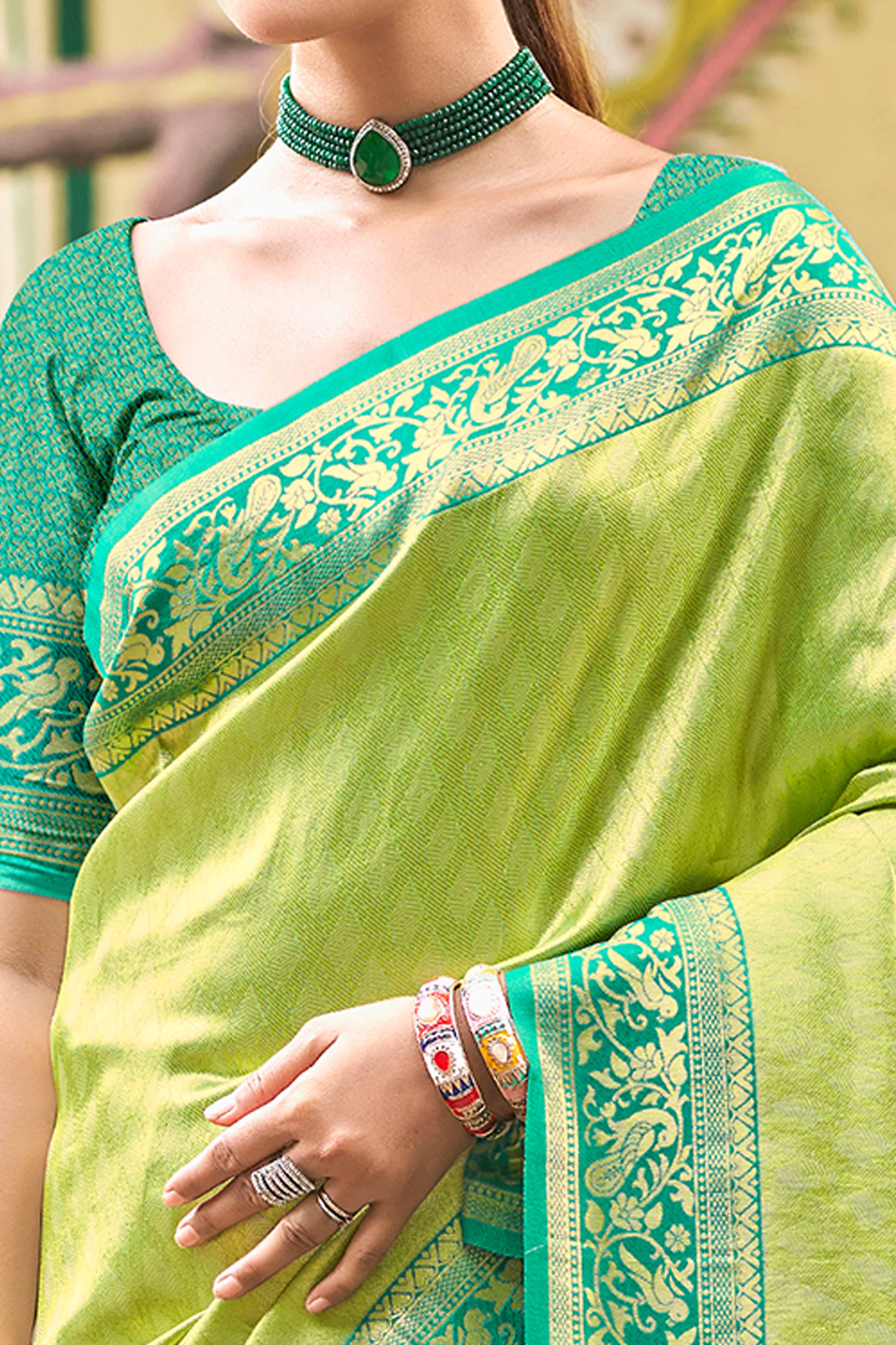 Green Floral Woven Paithani Saree In Kanjivaram Silk With Graceful Tassel Pallu - Image 2