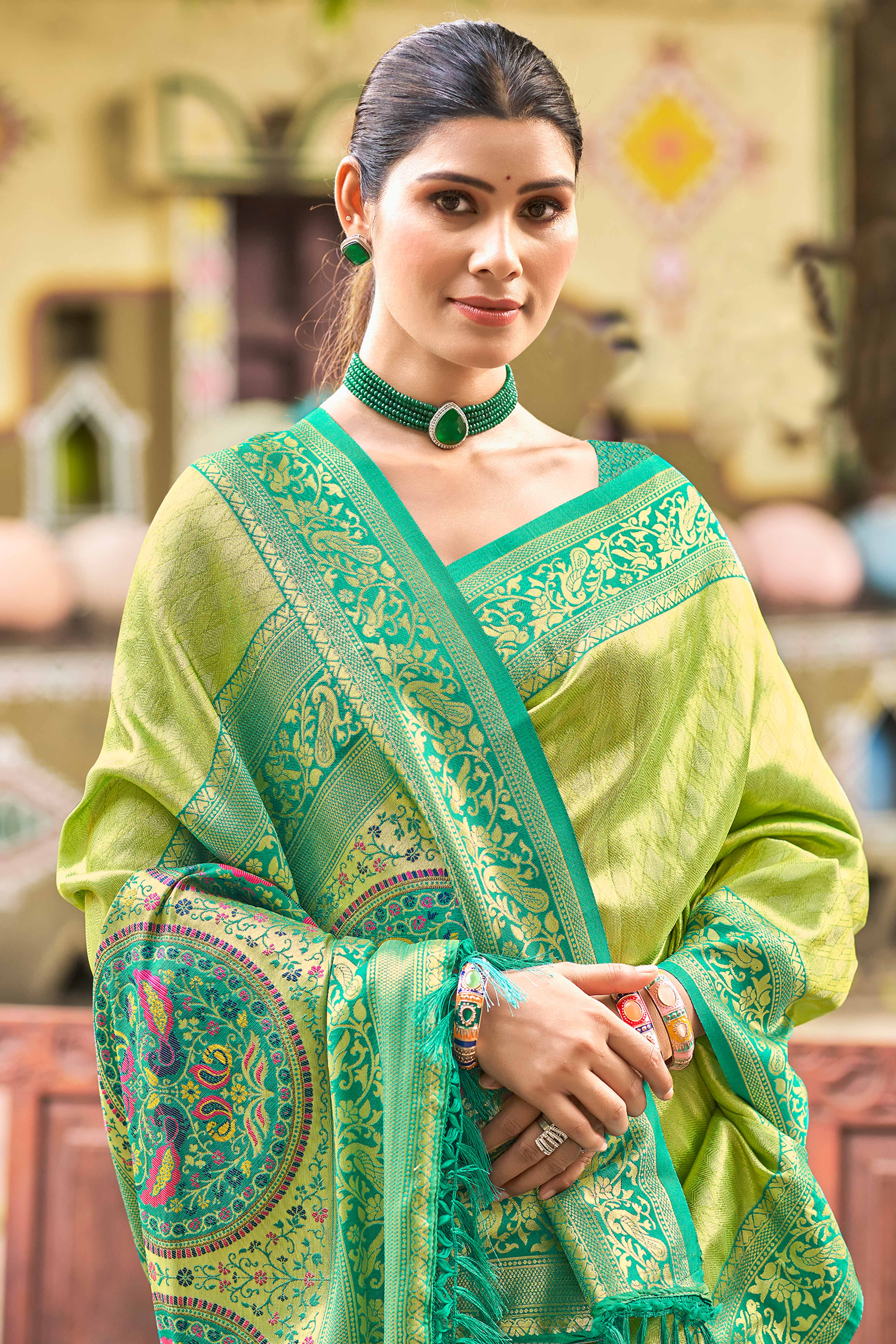 Green Floral Woven Paithani Saree In Kanjivaram Silk With Graceful Tassel Pallu - Image 3