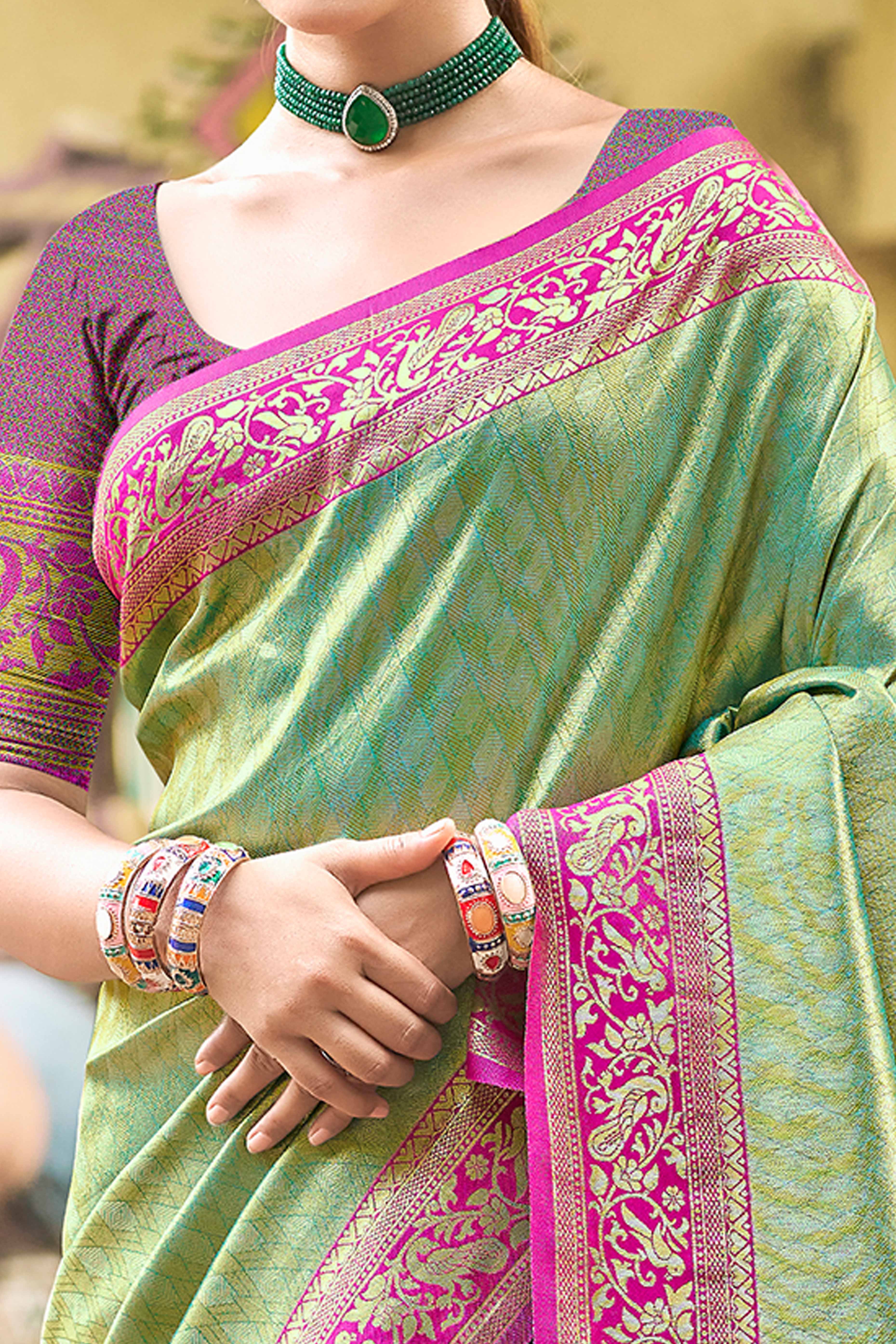 Green Floral Woven Paithani Saree In Kanjivaram Silk With Graceful Tassel Pallu - Image 2