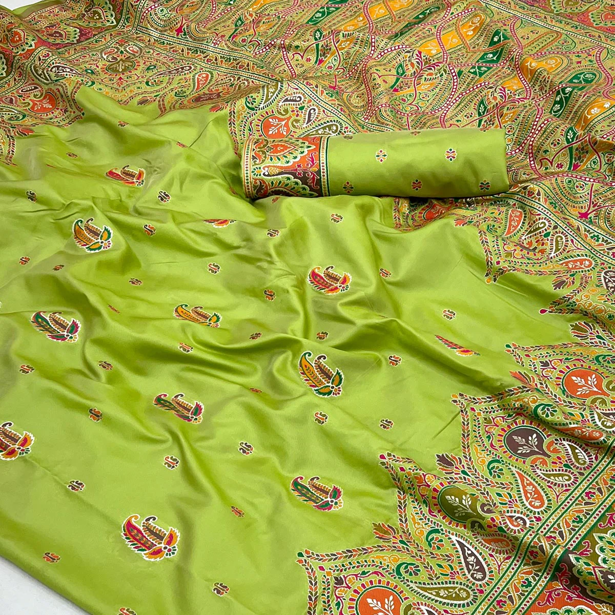 Green Floral Woven Pure Silk Pashmina Saree - Image 2