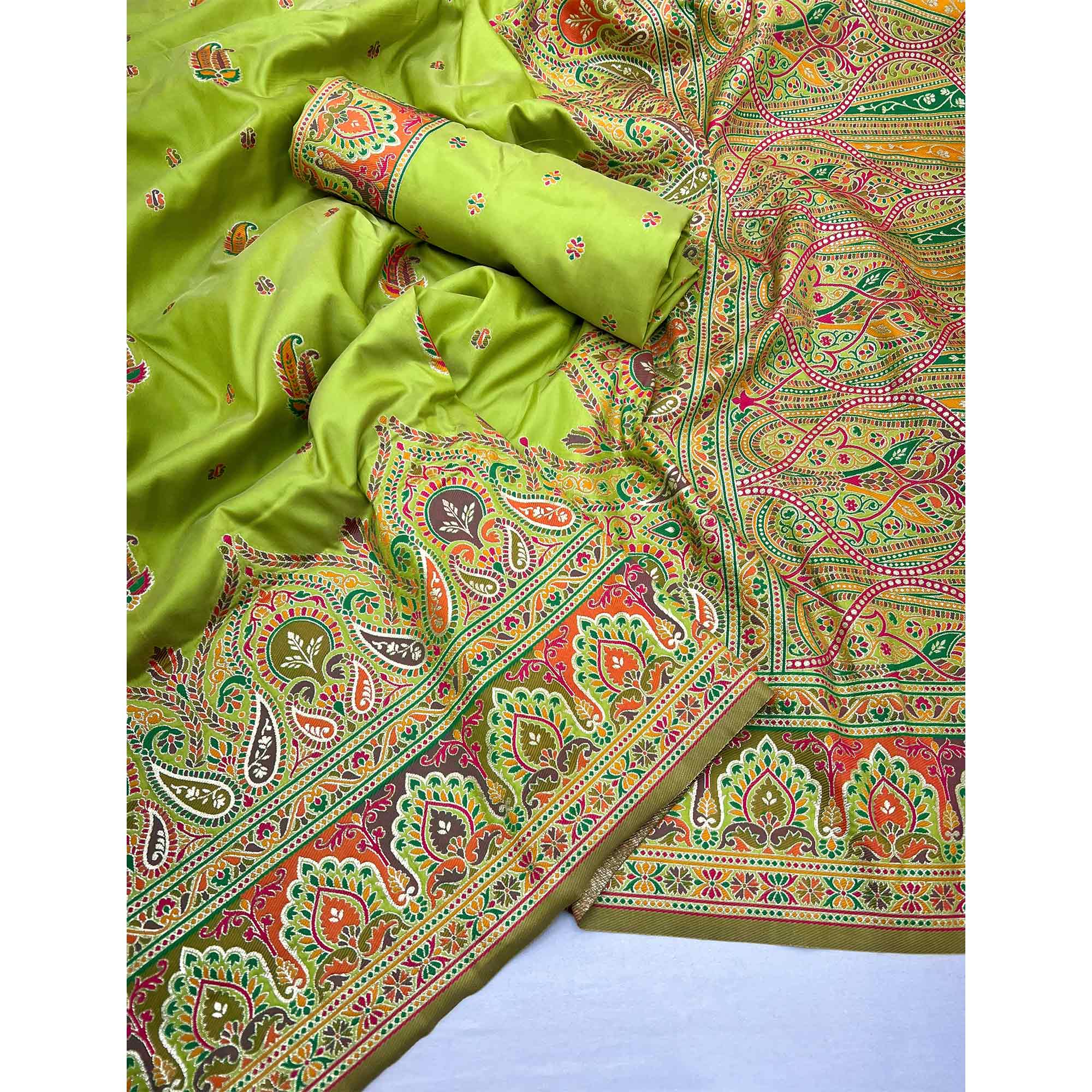 Green Floral Woven Pure Silk Pashmina Saree - Image 3