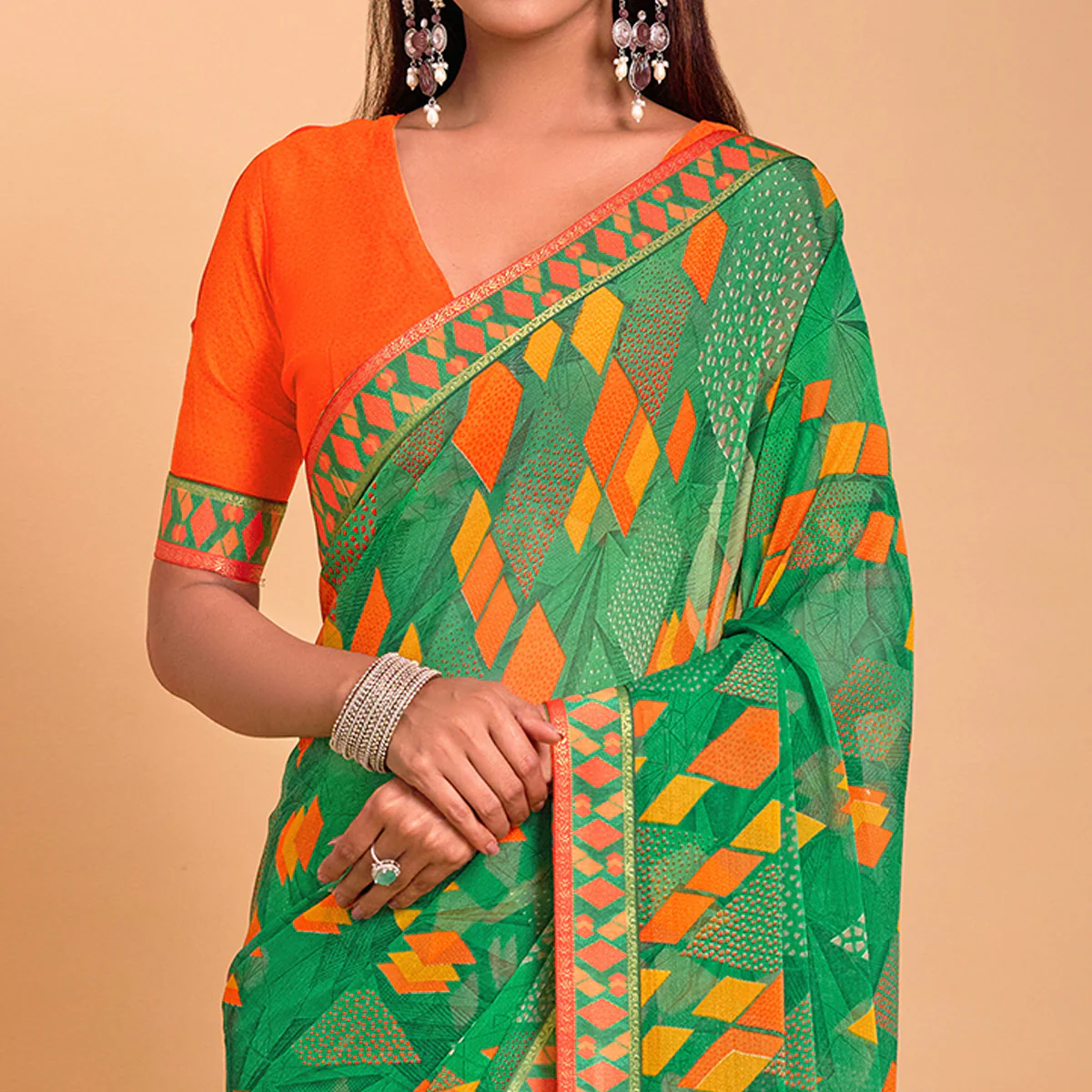 Green Geometric Printed Chiffon Saree - Image 3
