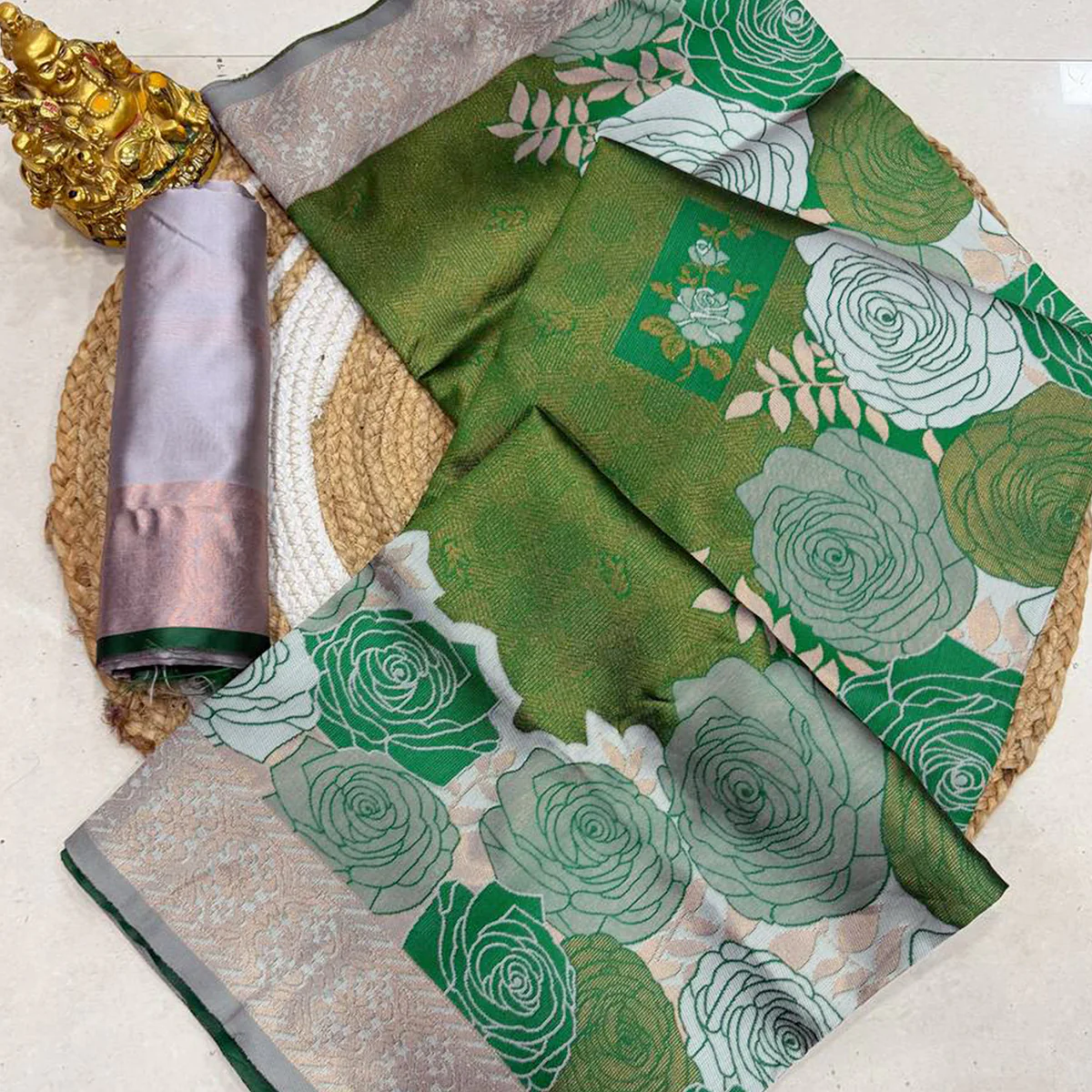 Green Handloom Banarasi Silk Saree Enhanced with Artistic Floral Zari Weaving for Timeless Appeal - Image 2
