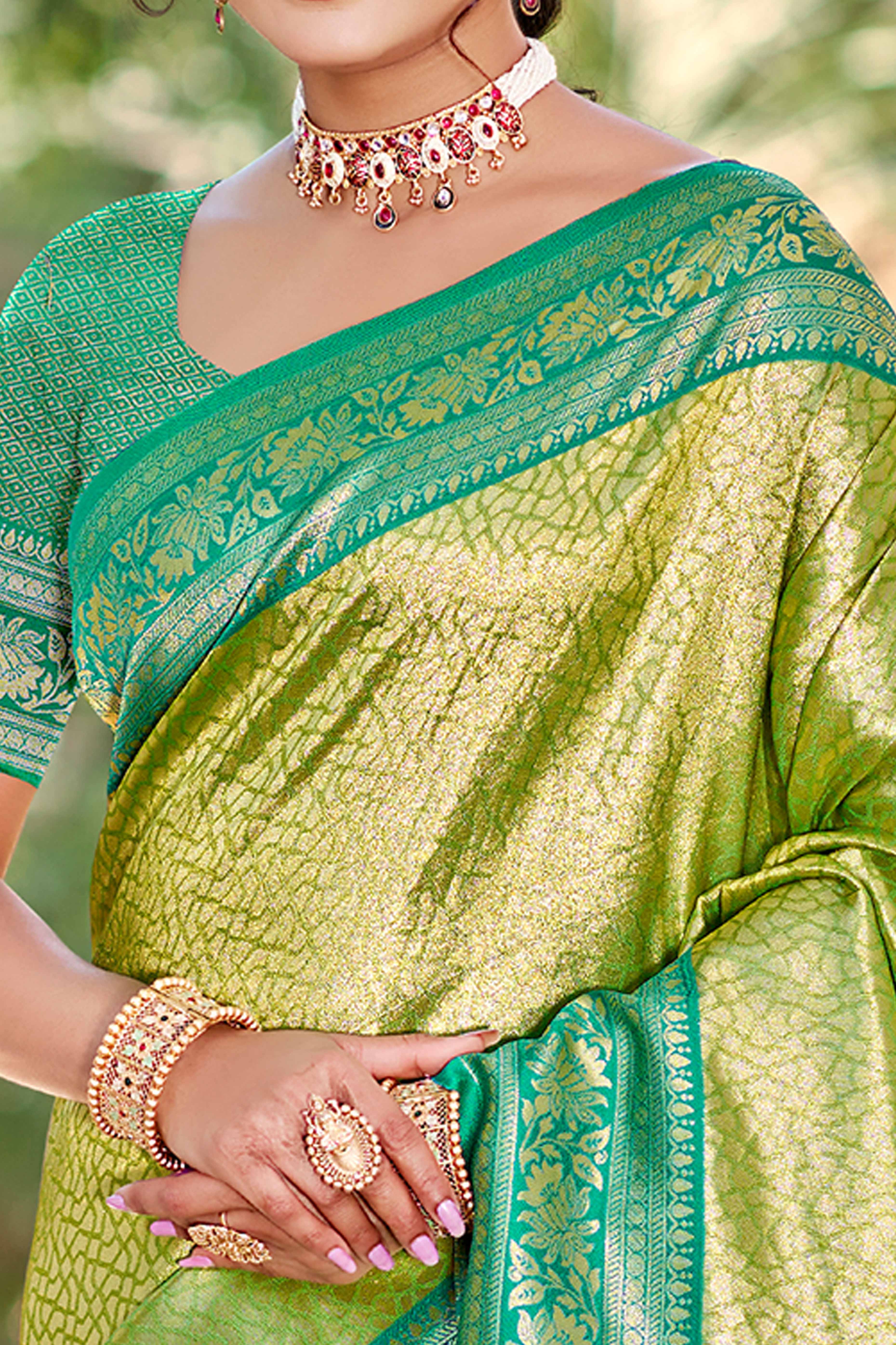 Green Kanjivaram Silk Paithani Saree With Elegant Floral Weaving & Tassel Pallu - Image 2