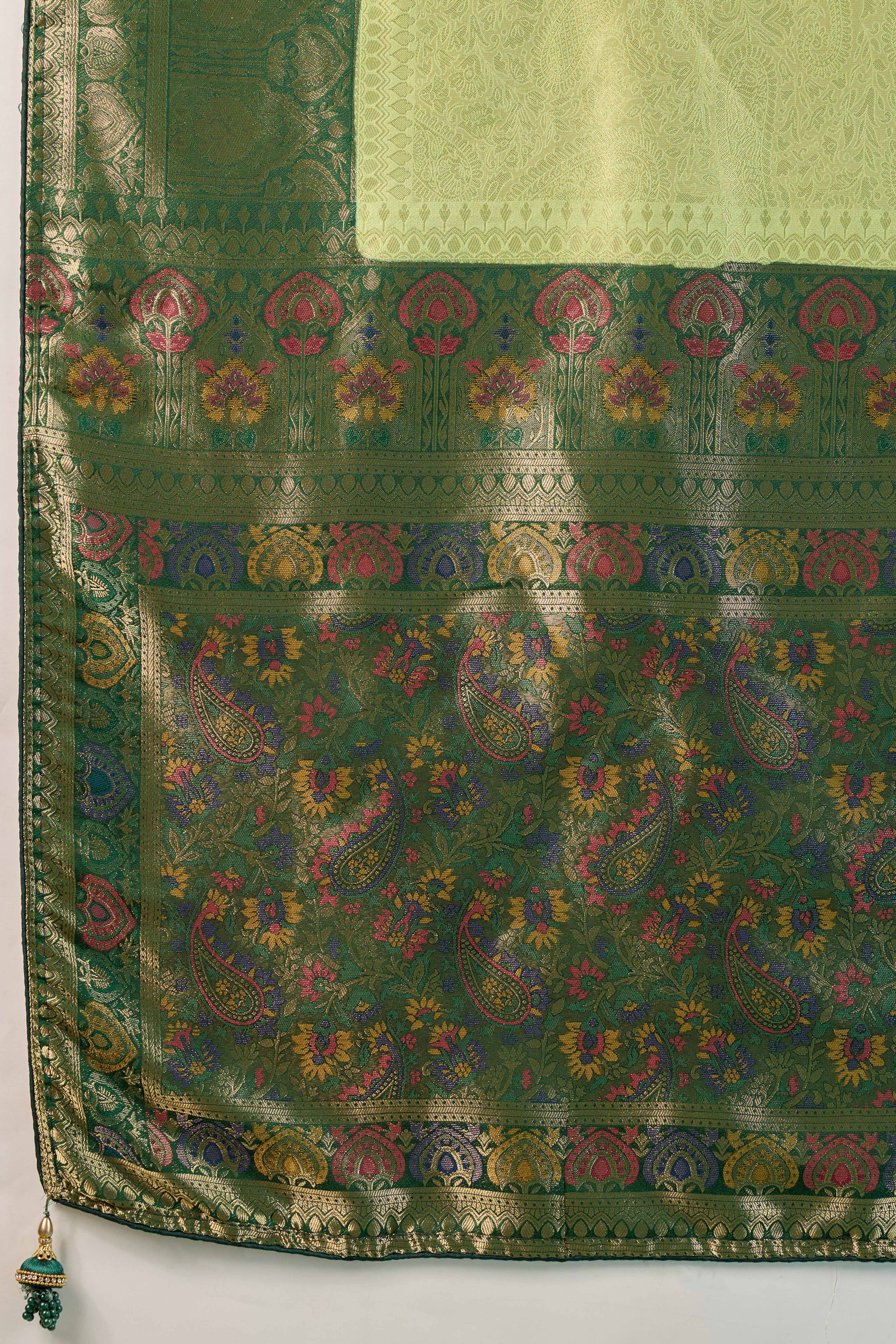 Green Kanjivaram Silk Saree In Kadiyal Style Zari Weaving With Ornate Meenakari Pallu - Image 7