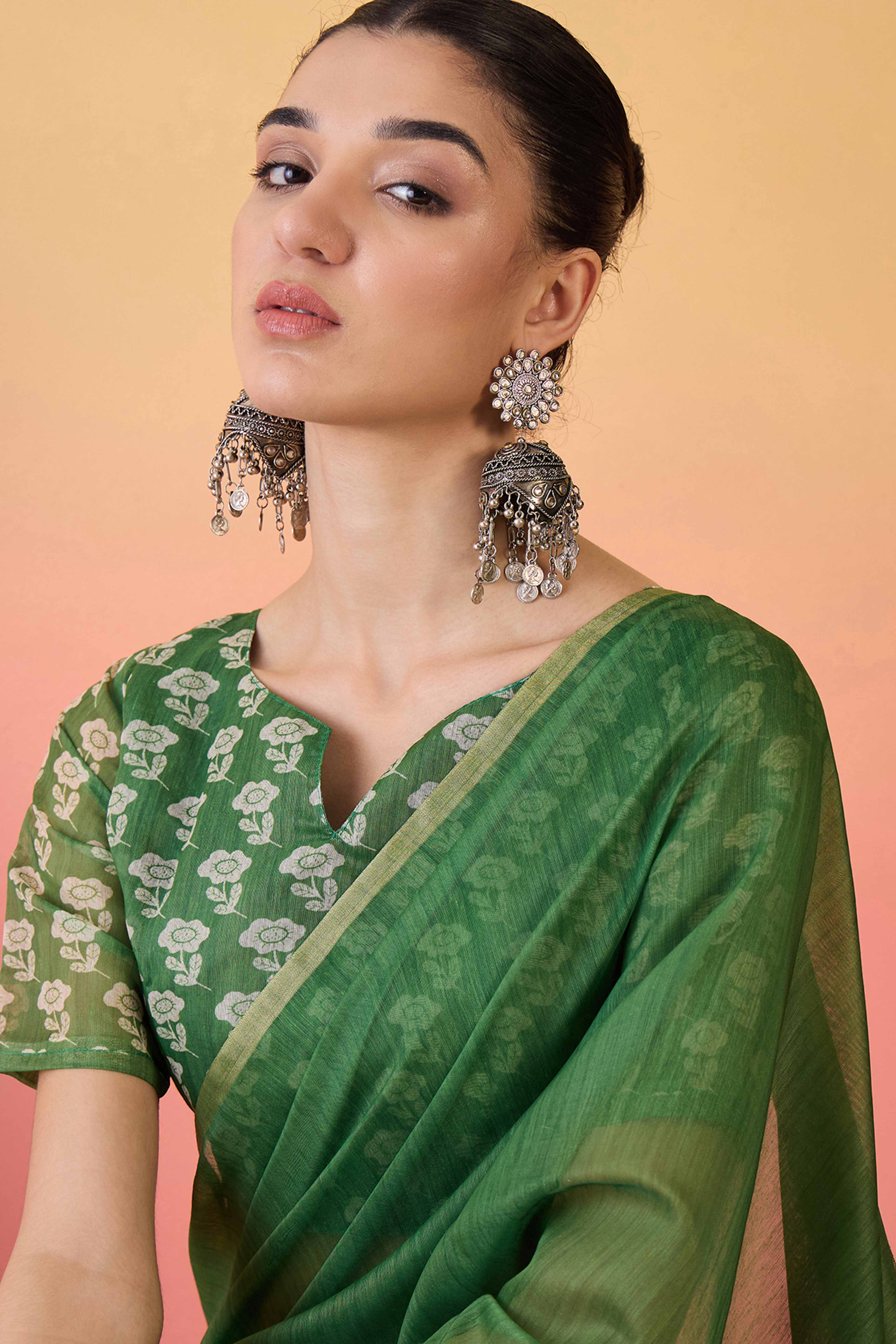 Green Linen Cotton Saree Featuring Elegant Floral & Bird Prints With Tassel Pallu - Image 5