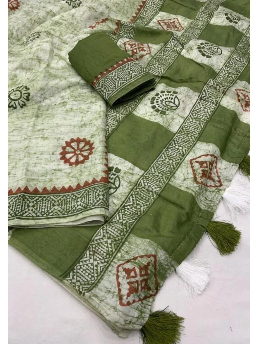 Green Linen Saree with Hand Block Printed Geometric Patterns - Image 2