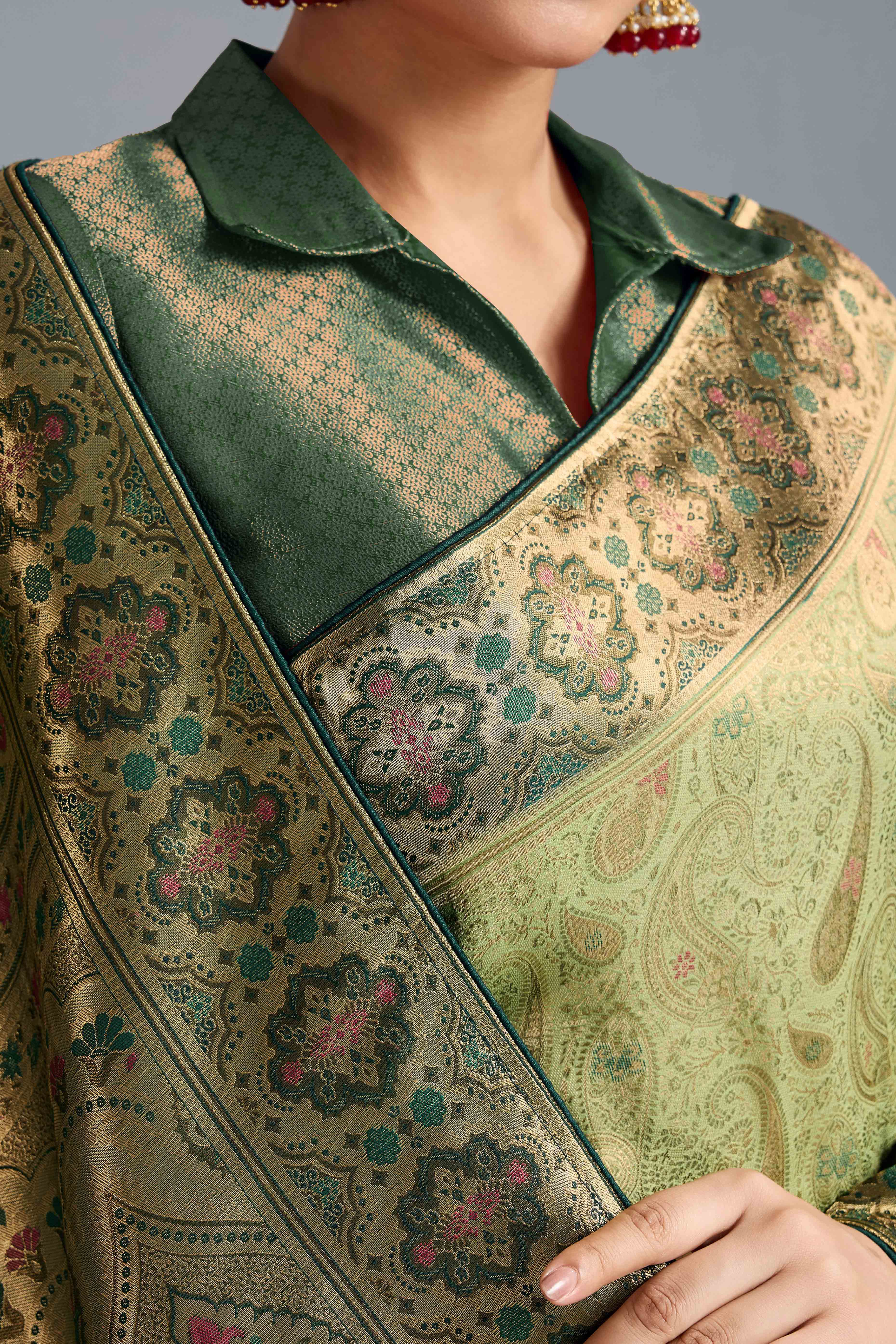Green Meenakari Woven Kanjivaram Silk Saree For Festive Elegance - Image 6