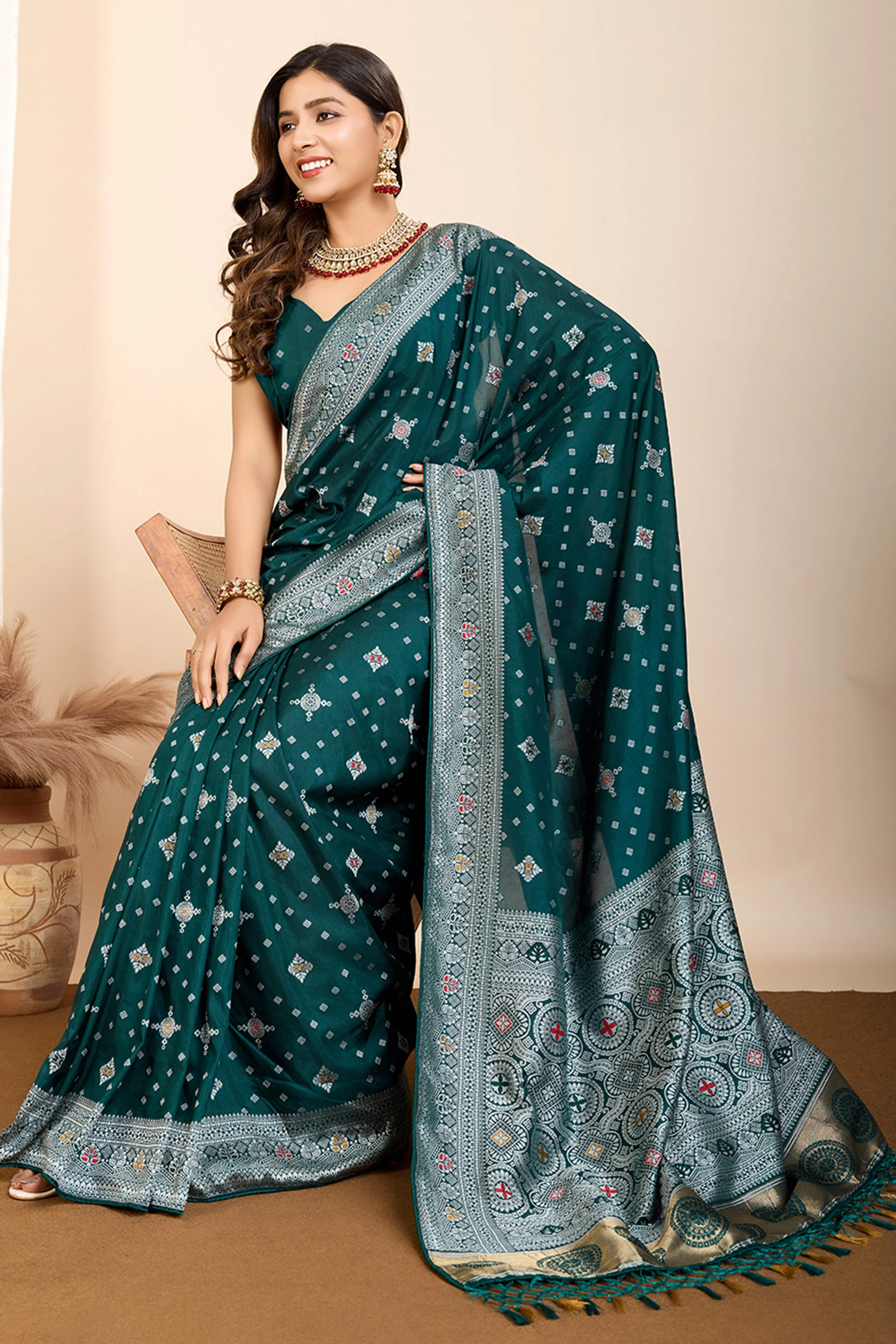 Green Minakari Weaving Pure Silk Saree - Image 4