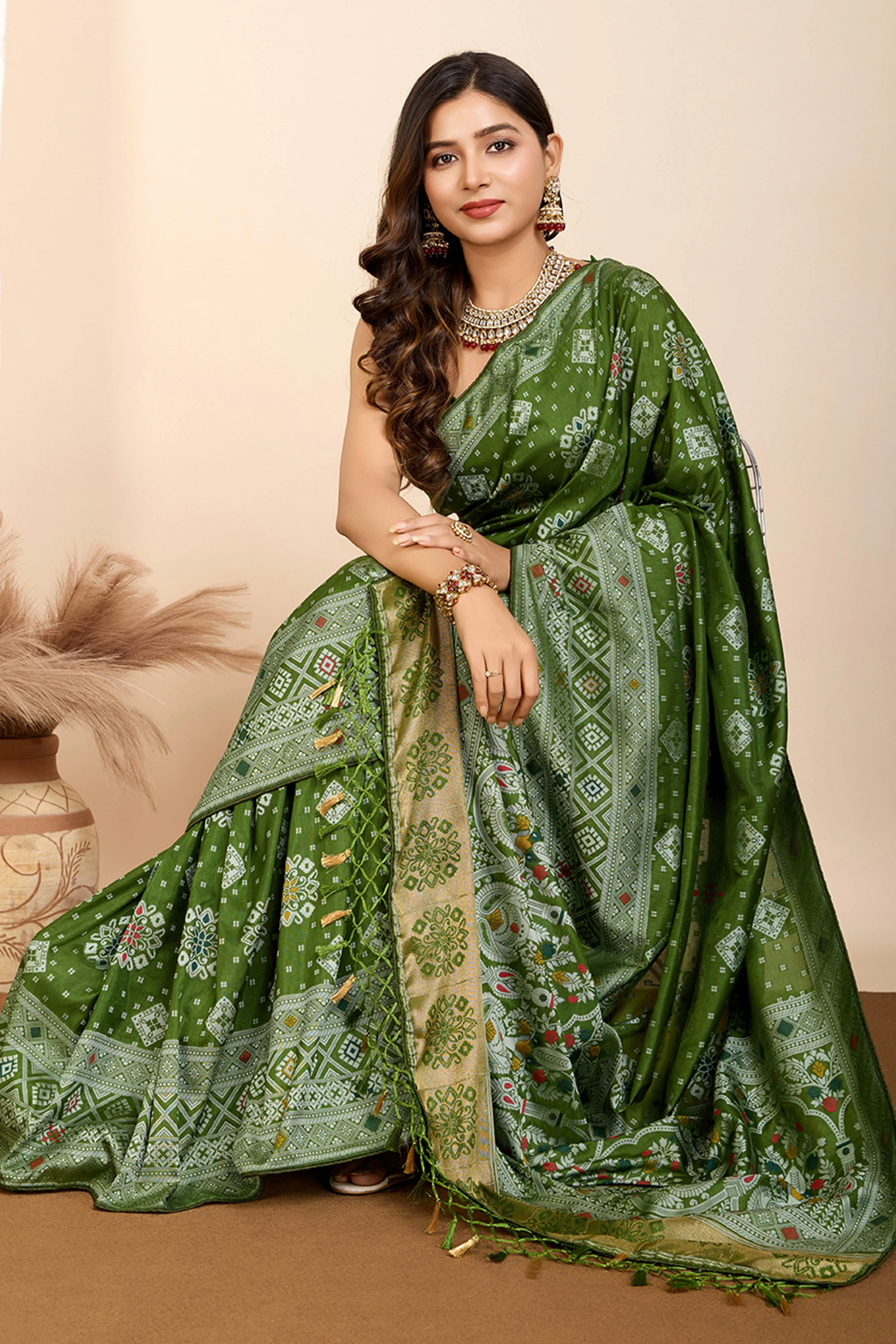 Green Minakari Weaving Pure Silk Saree - Image 4