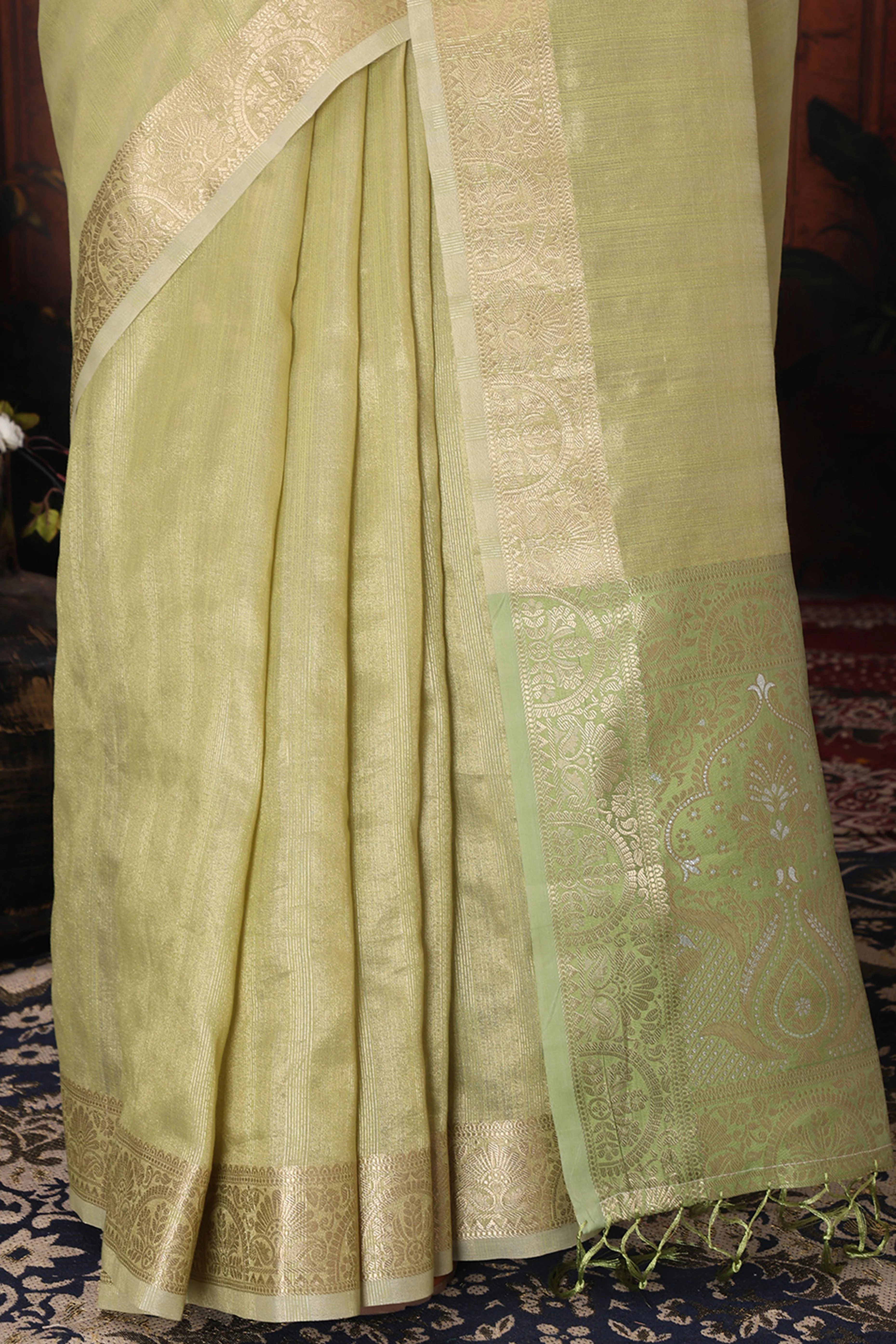 Green Organza Saree Adorned With Floral Zari Weaving & Graceful Tassel Pallu - Image 9