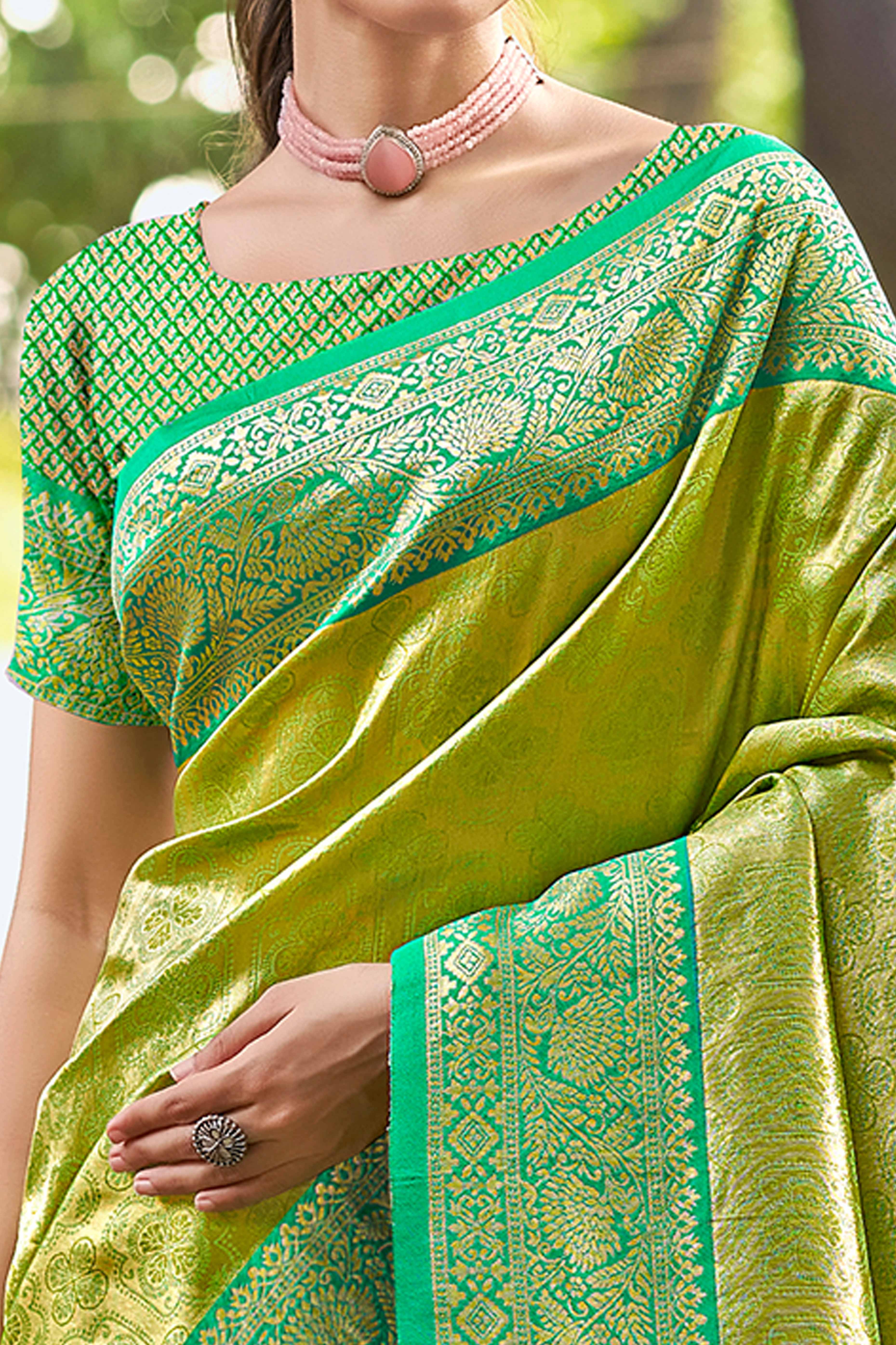 Green Paithani Saree In Kanjivaram Silk Featuring Floral Woven Motifs & Tassel Pallu - Image 2