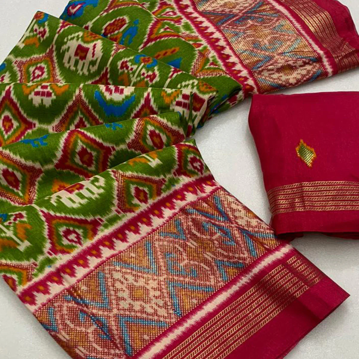 Green & Pink Ikkat Foil Printed Dola Silk Saree - Image 2