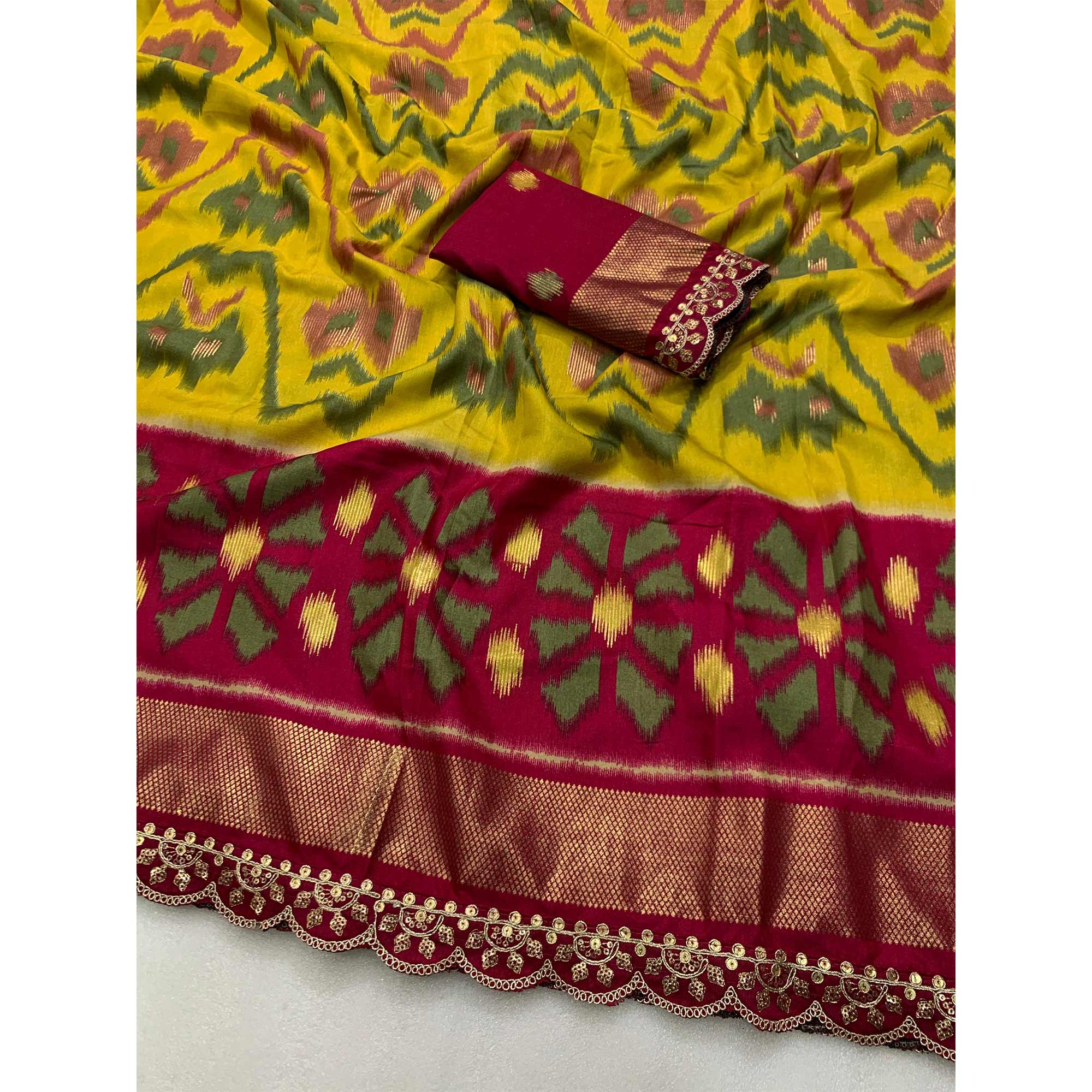 Green & Pink Ikkat Foil Printed Silk Saree With Sequins Embroidery Border - Image 4
