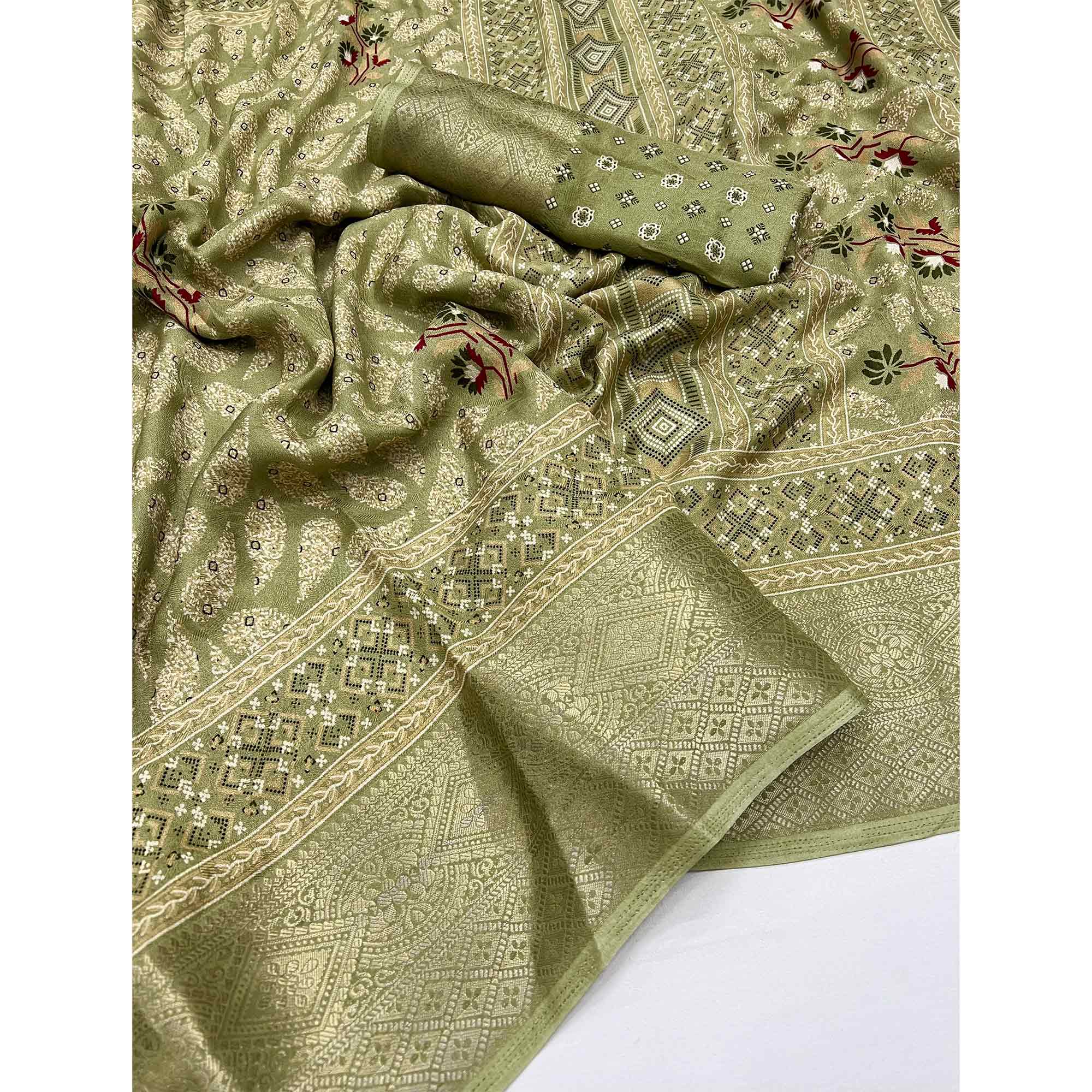 Green Printed Georgette Saree With Jacquard Border - Image 3