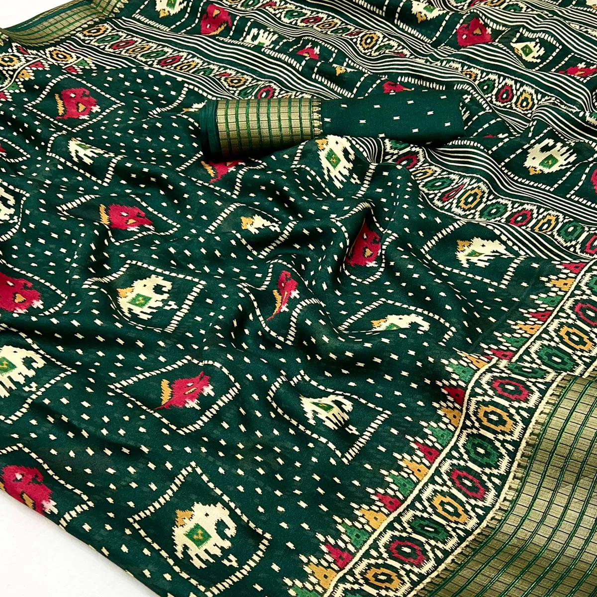 Green Printed Georgette Saree With Woven Border - Image 2