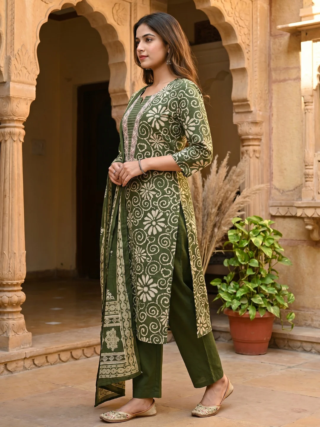 Green Pure Cotton Printed Straight Cut Salwar Suit Set for Women - Image 3