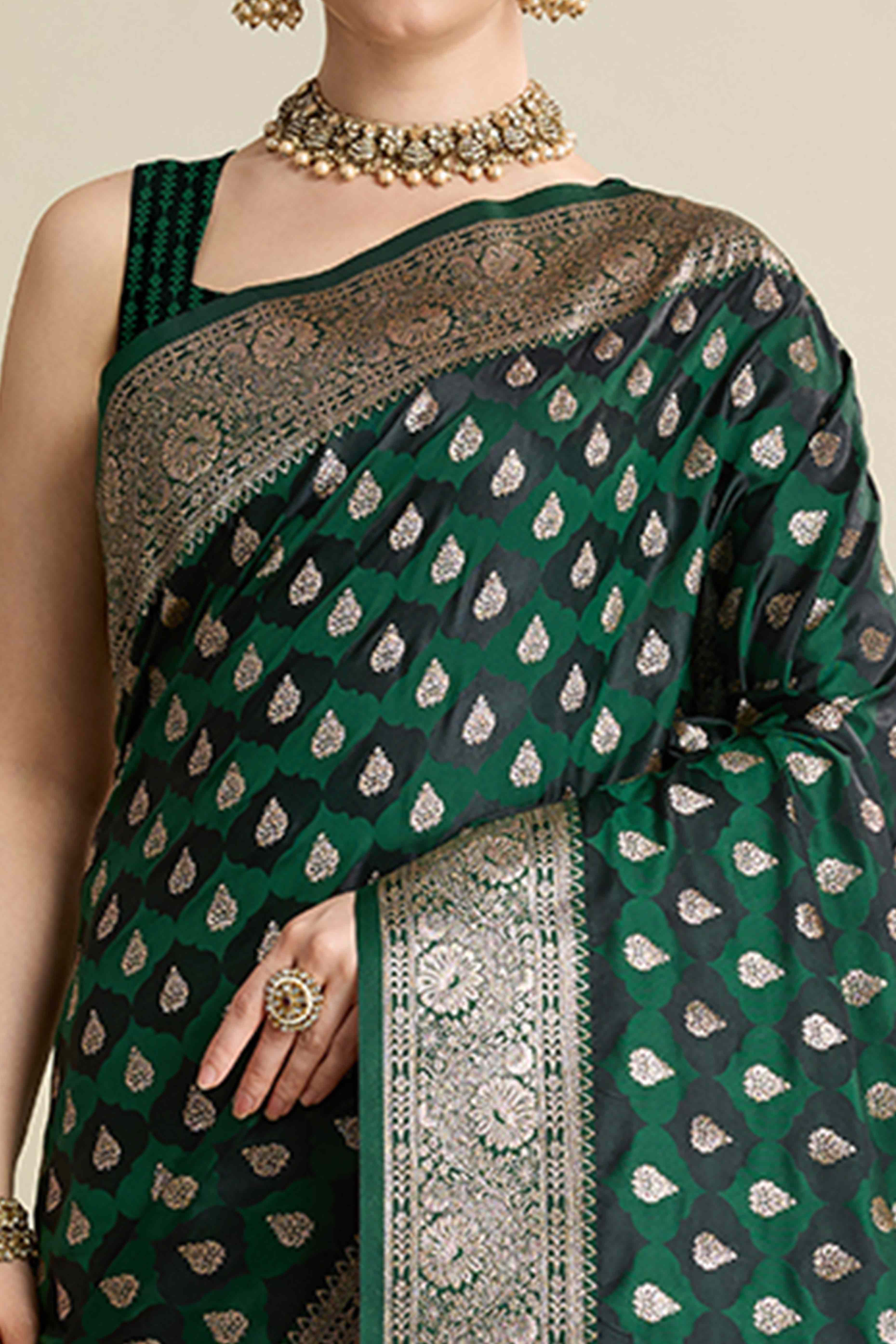 Green Pure Silk Saree Featuring Traditional Banarasi Zari Weaving Patterns - Image 2
