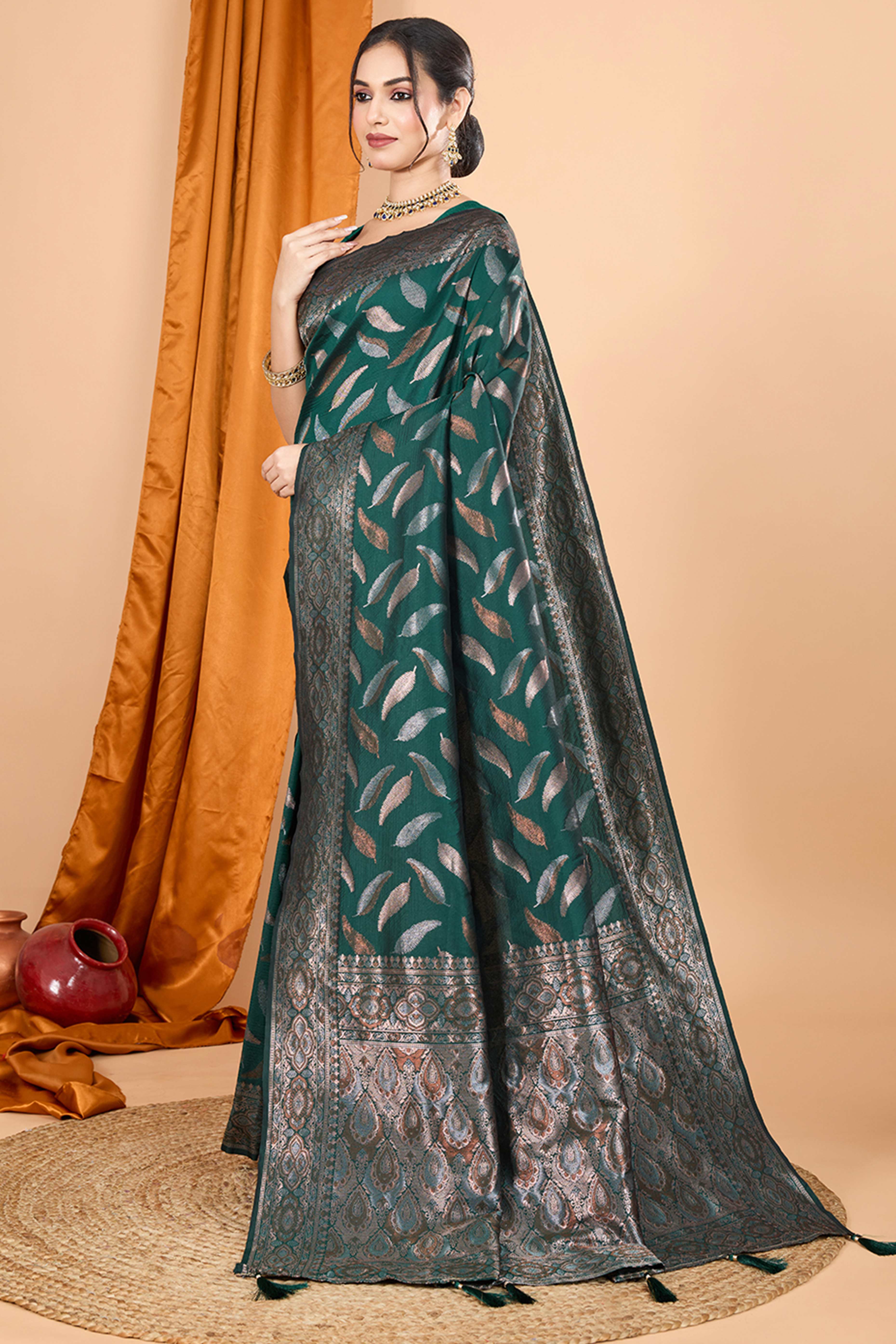 Green Pure Silk Saree With Intricate Leaf Pattern Zari Weaving & Graceful Tassels - Image 3