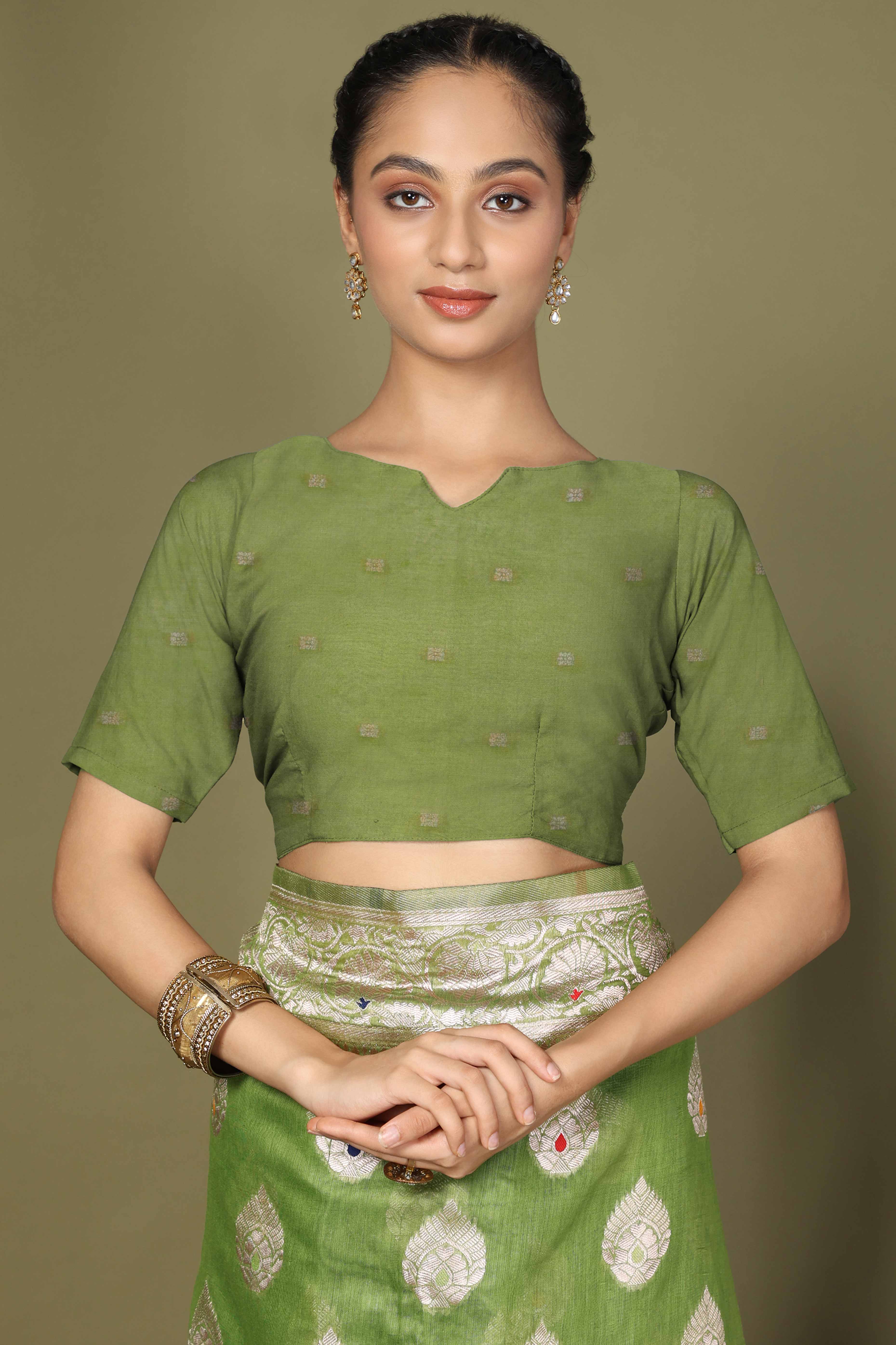 Green Saree In Linen Cotton Featuring Floral Zari Weaving & Digital Printed Pallu - Image 7