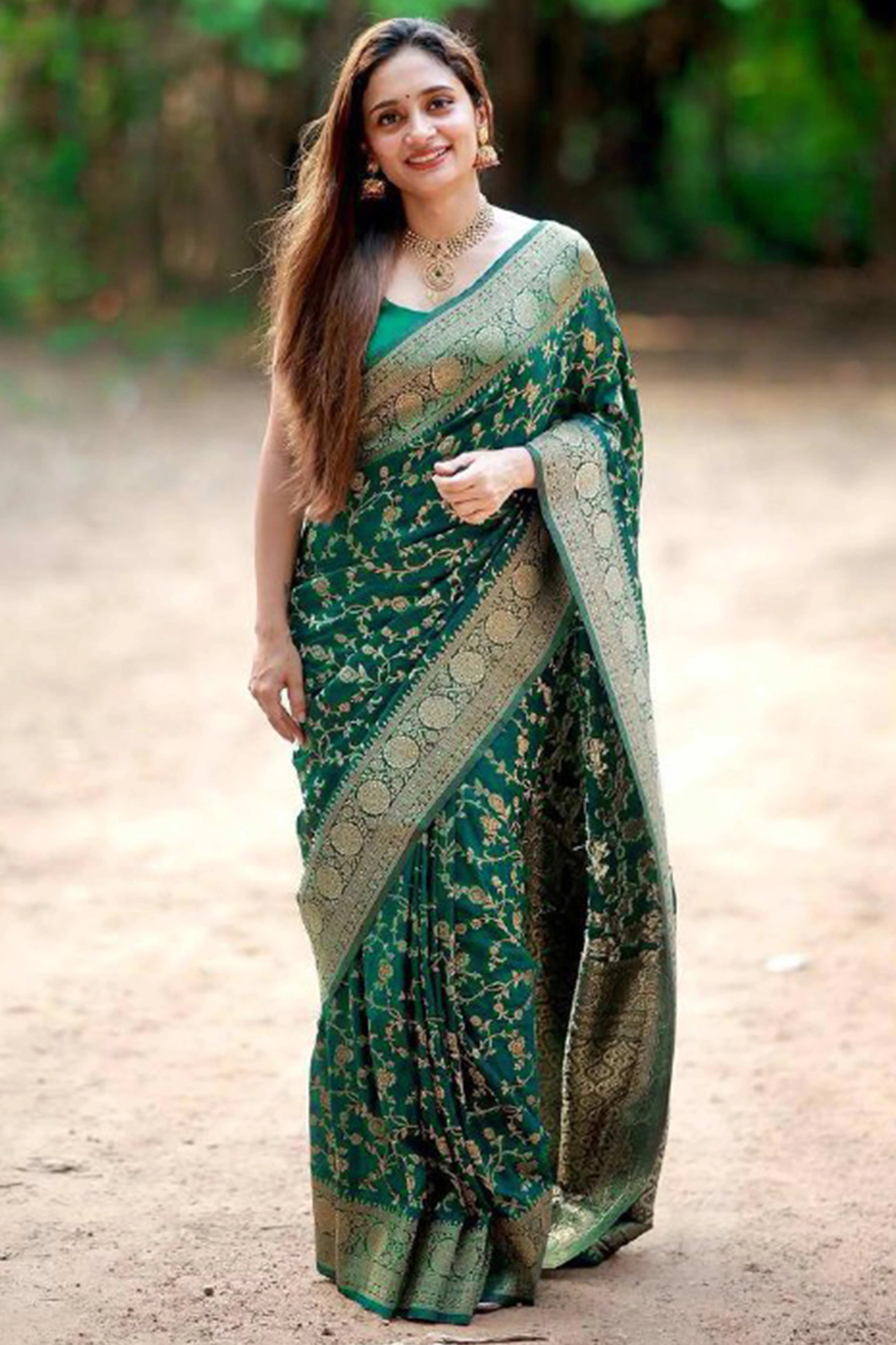 Green Saree in Pure Banarasi Silk with Artistically Woven Floral Zari Accents - Image 3