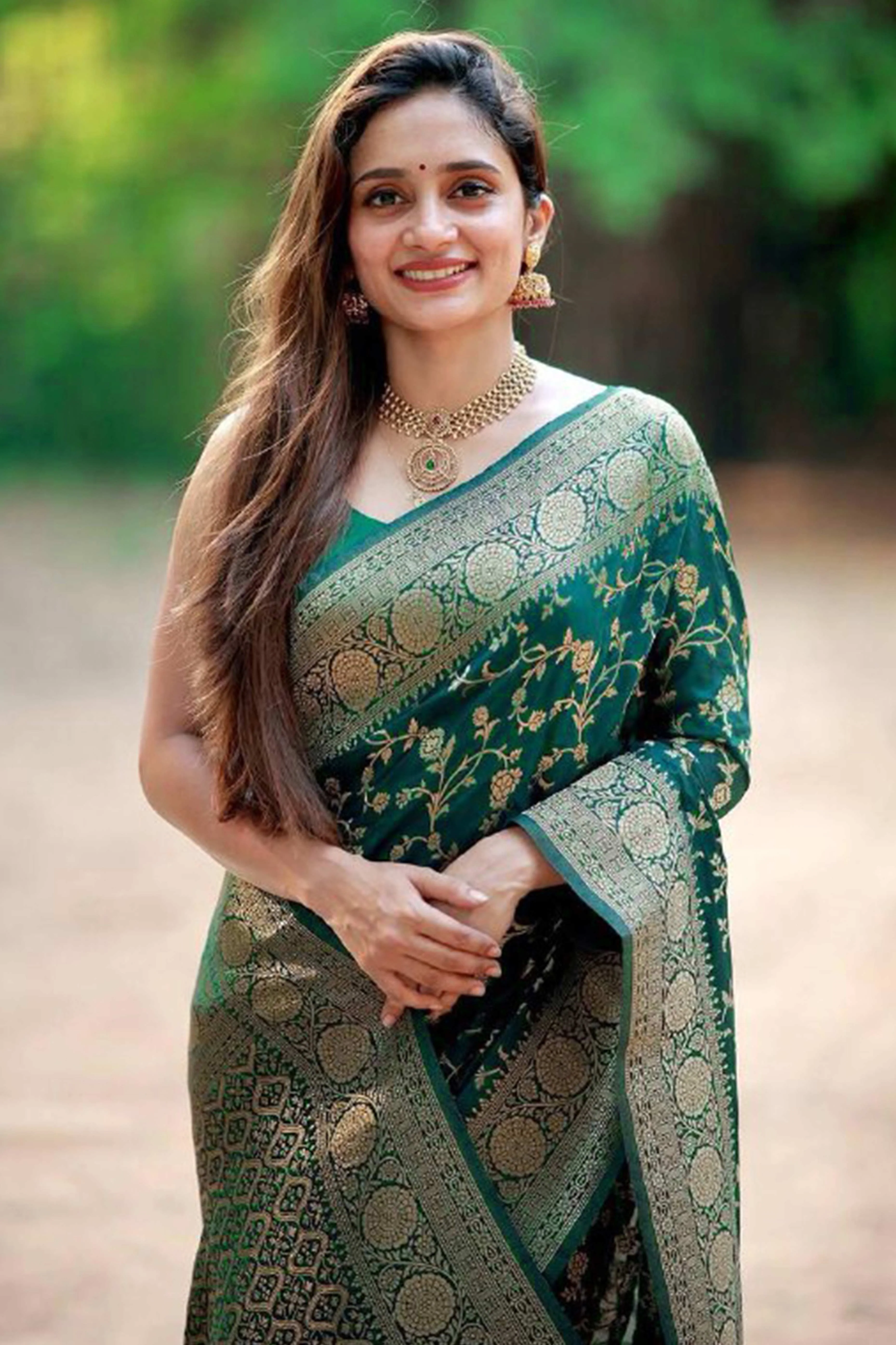 Green Saree in Pure Banarasi Silk with Artistically Woven Floral Zari Accents - Image 4