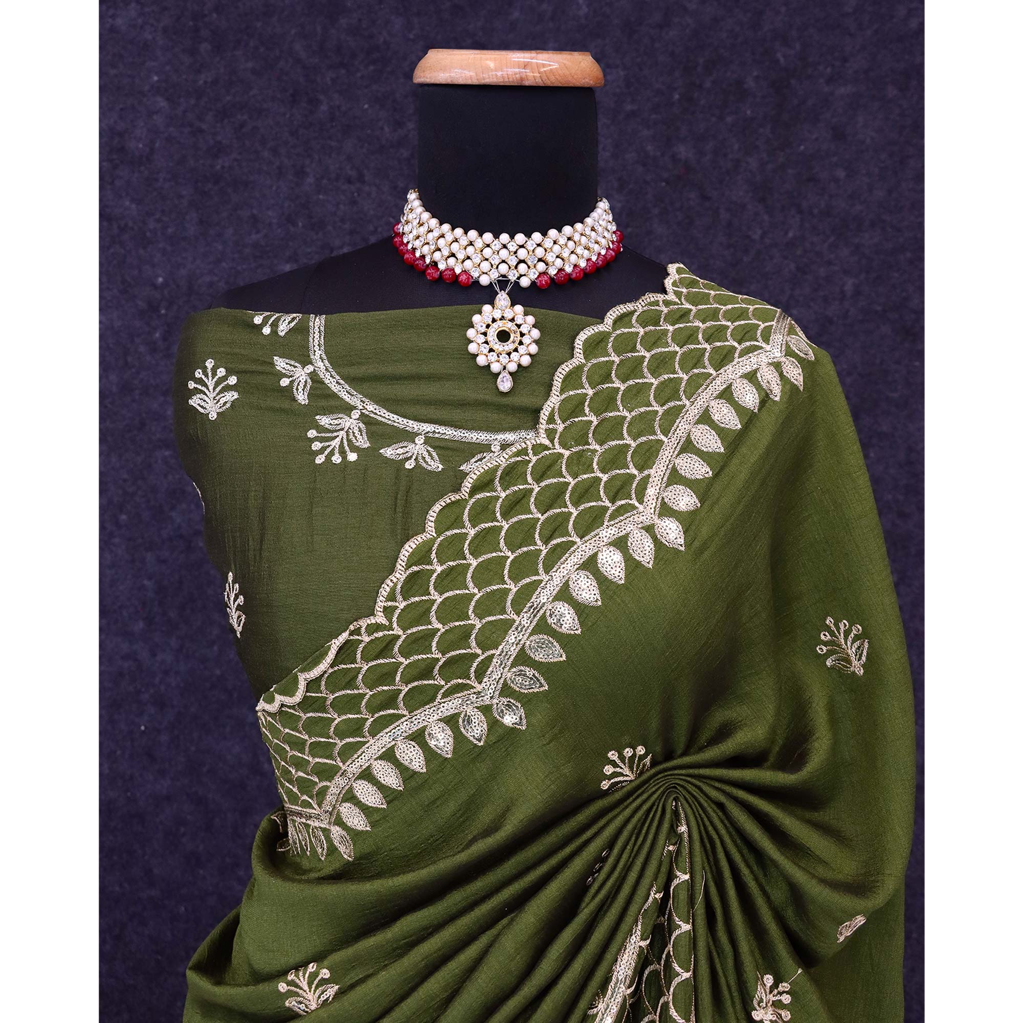 Green Sequins Embroidered Vichitra Silk Saree - Image 5