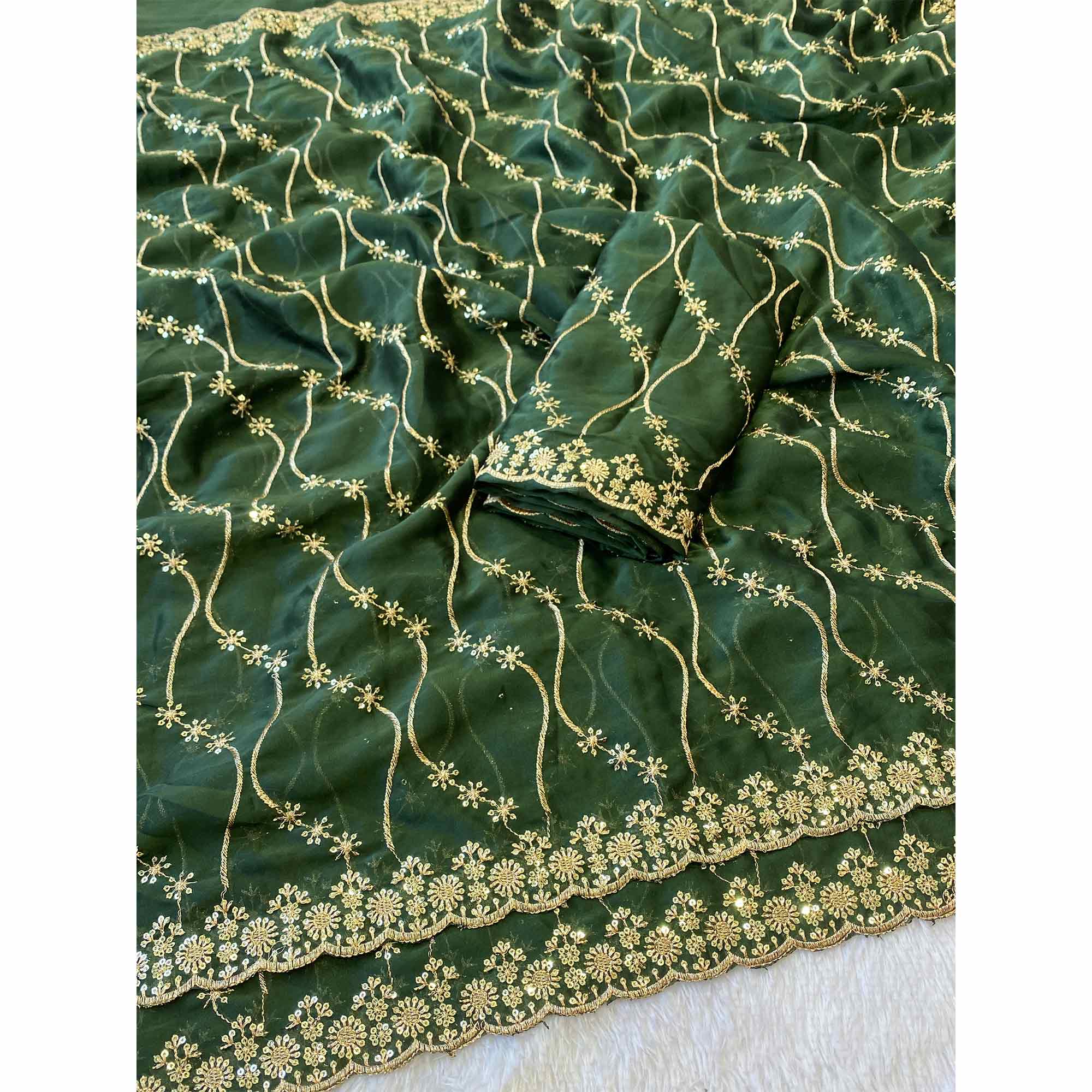 Green Silk Blend Saree with Intricate Thread Embroidery - Image 3