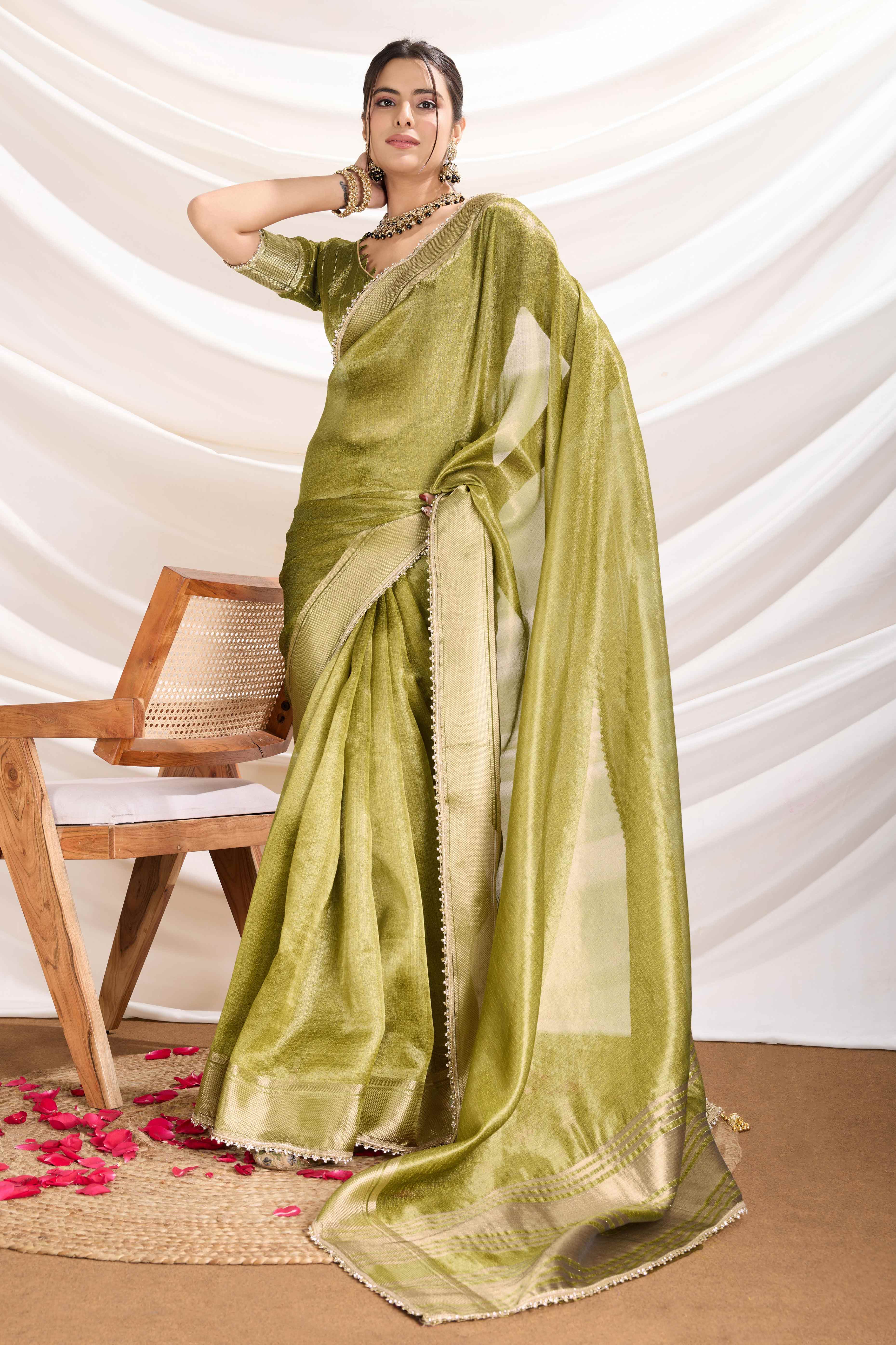Green Solid Linen Tissue Saree With Weaving & Zarkan Lace Border - Image 4