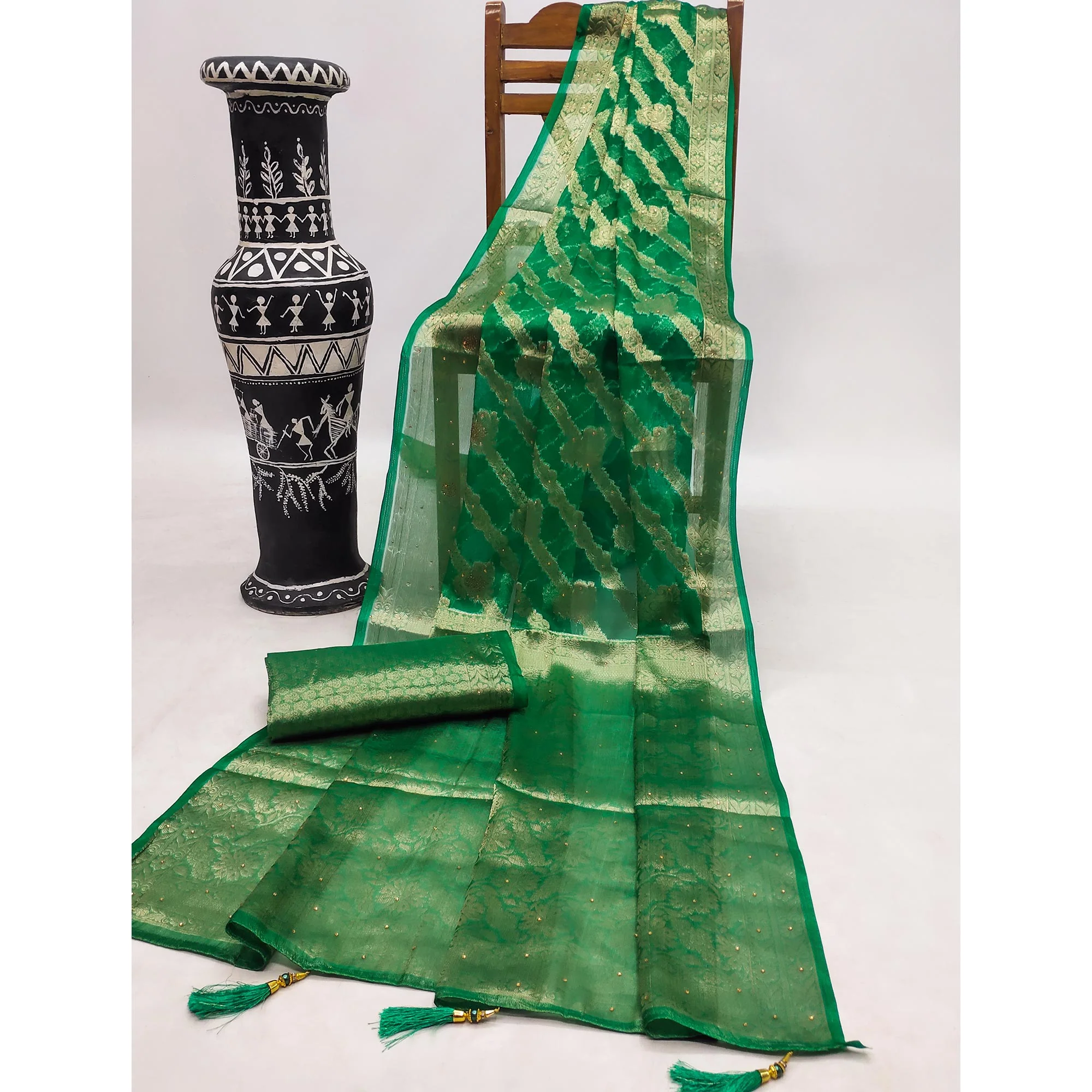 Green Stone Work Woven Organza Jacquard Saree - Image 4