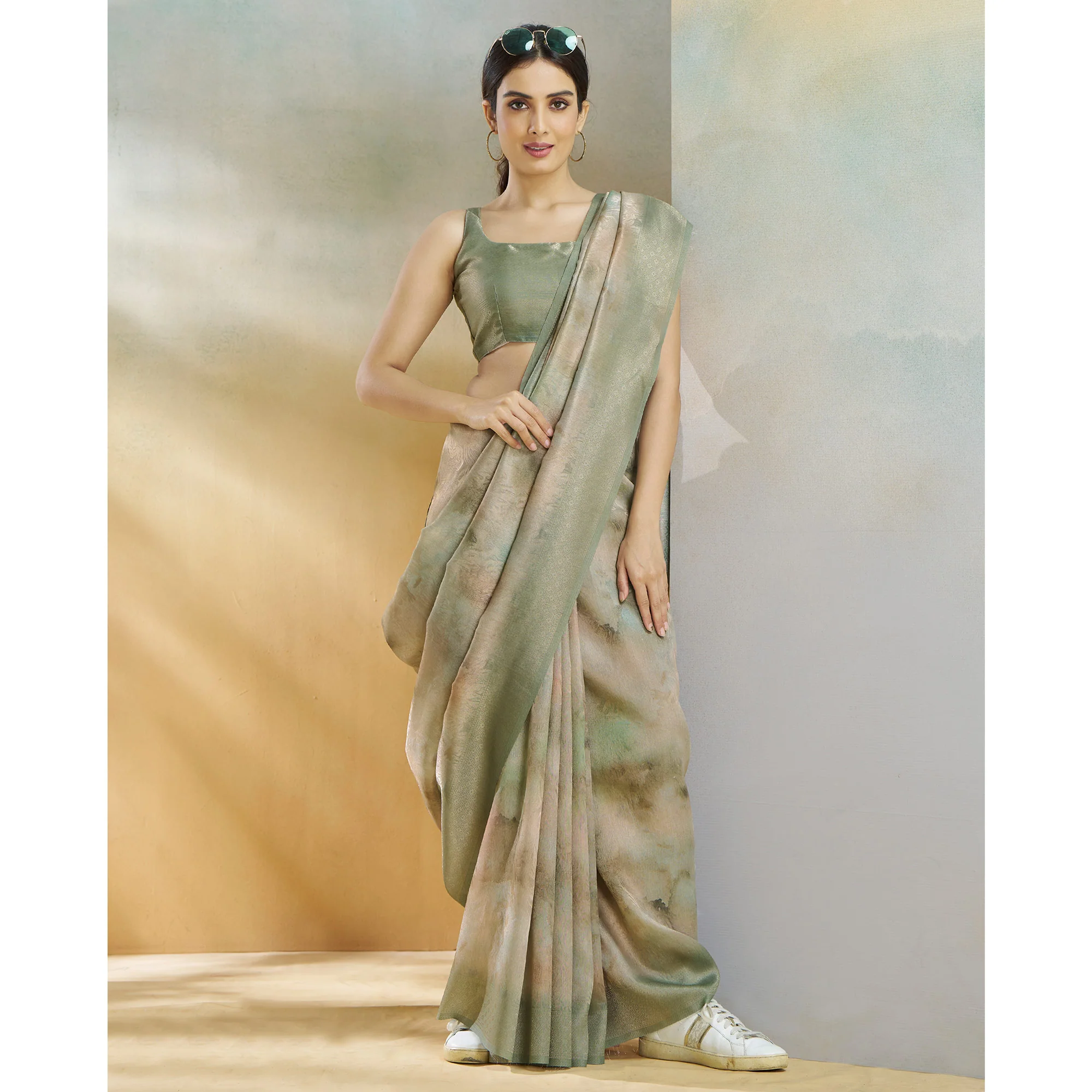 Green Woven With Digital Printed Linen Saree - Image 4
