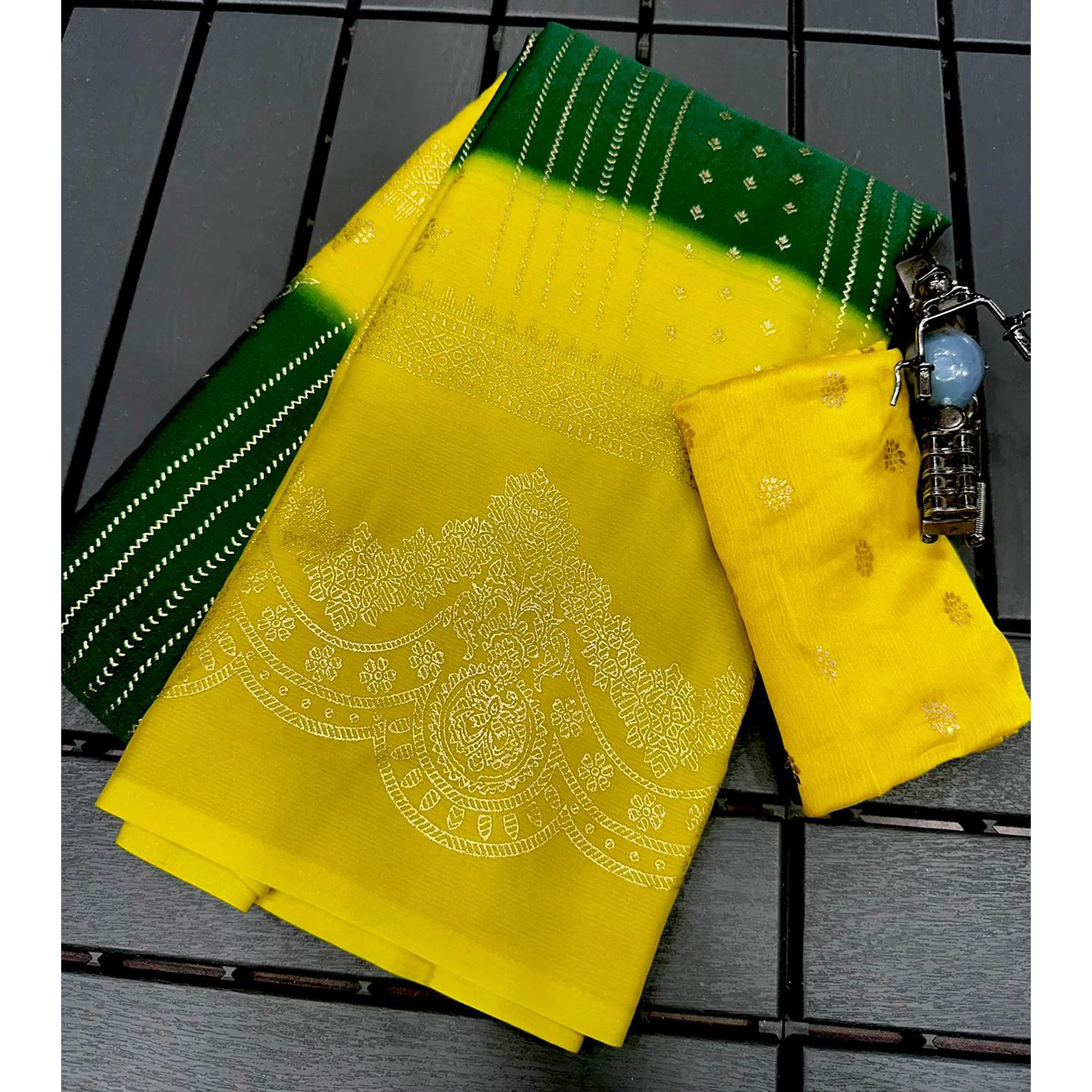Green & Yellow Foil Printed Chiffon Saree - Image 3