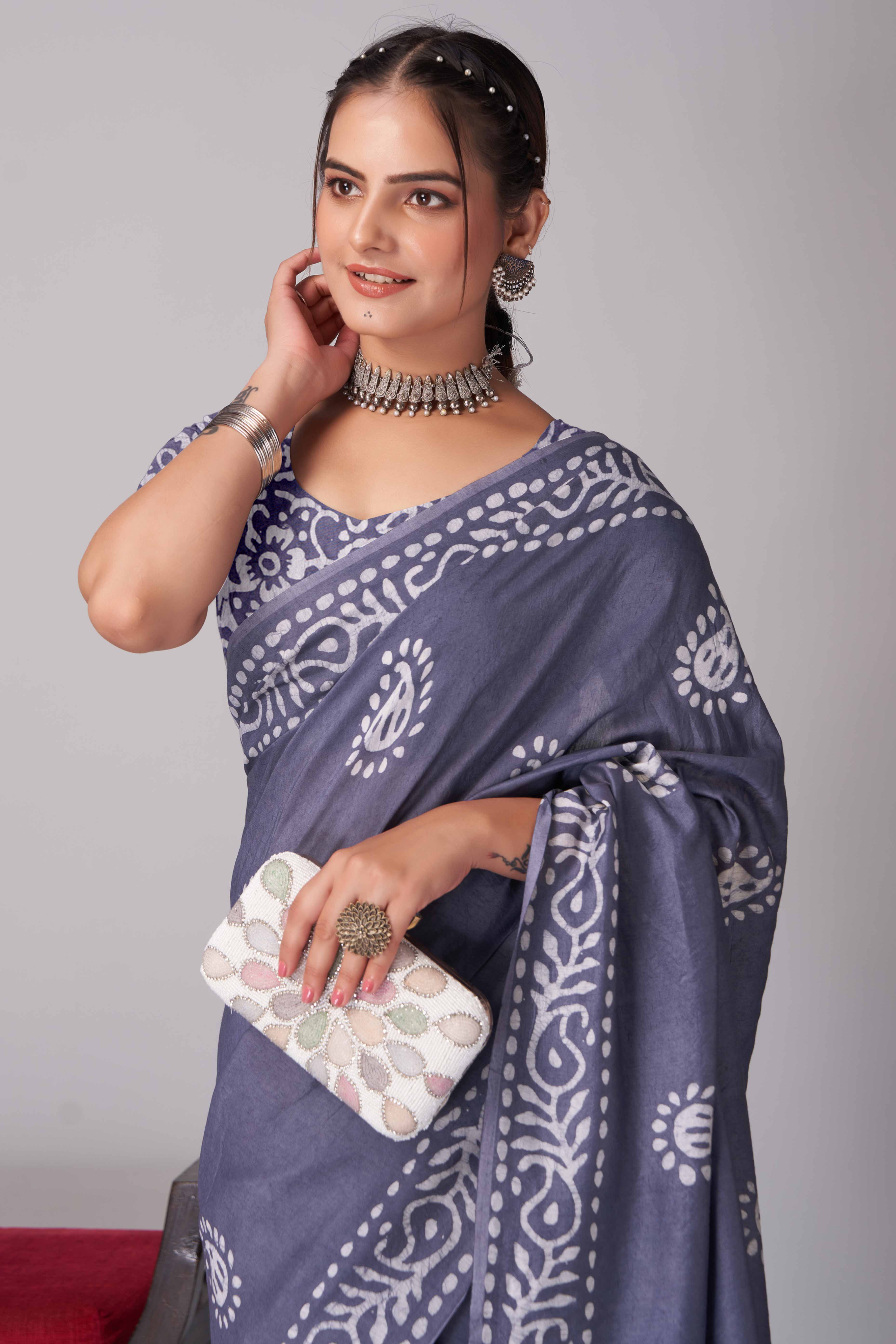 Grey Batik Printed Chanderi Cotton Silk Saree - Image 6
