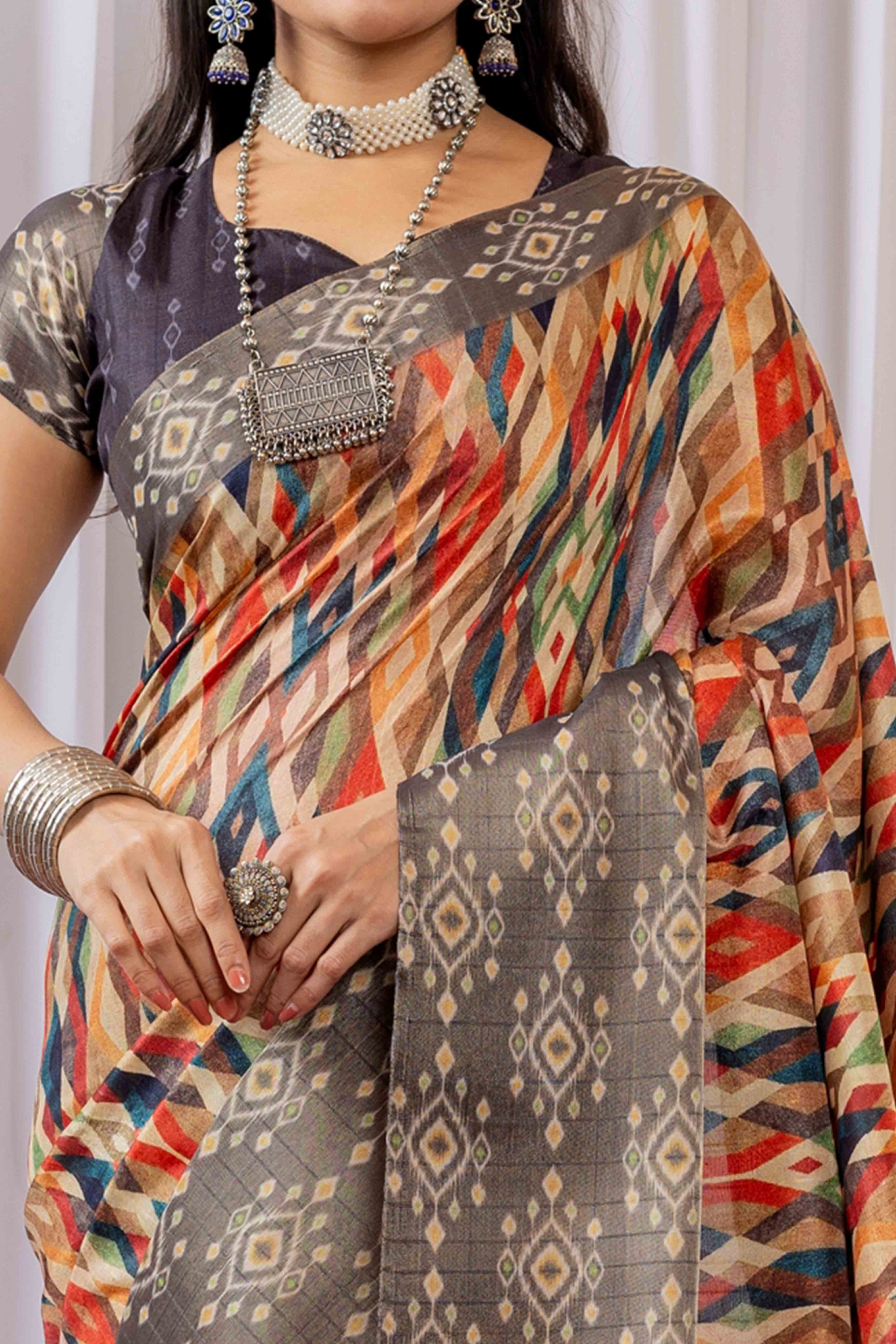 Grey Cotton Silk Saree with Digital Abstract Prints - Image 2