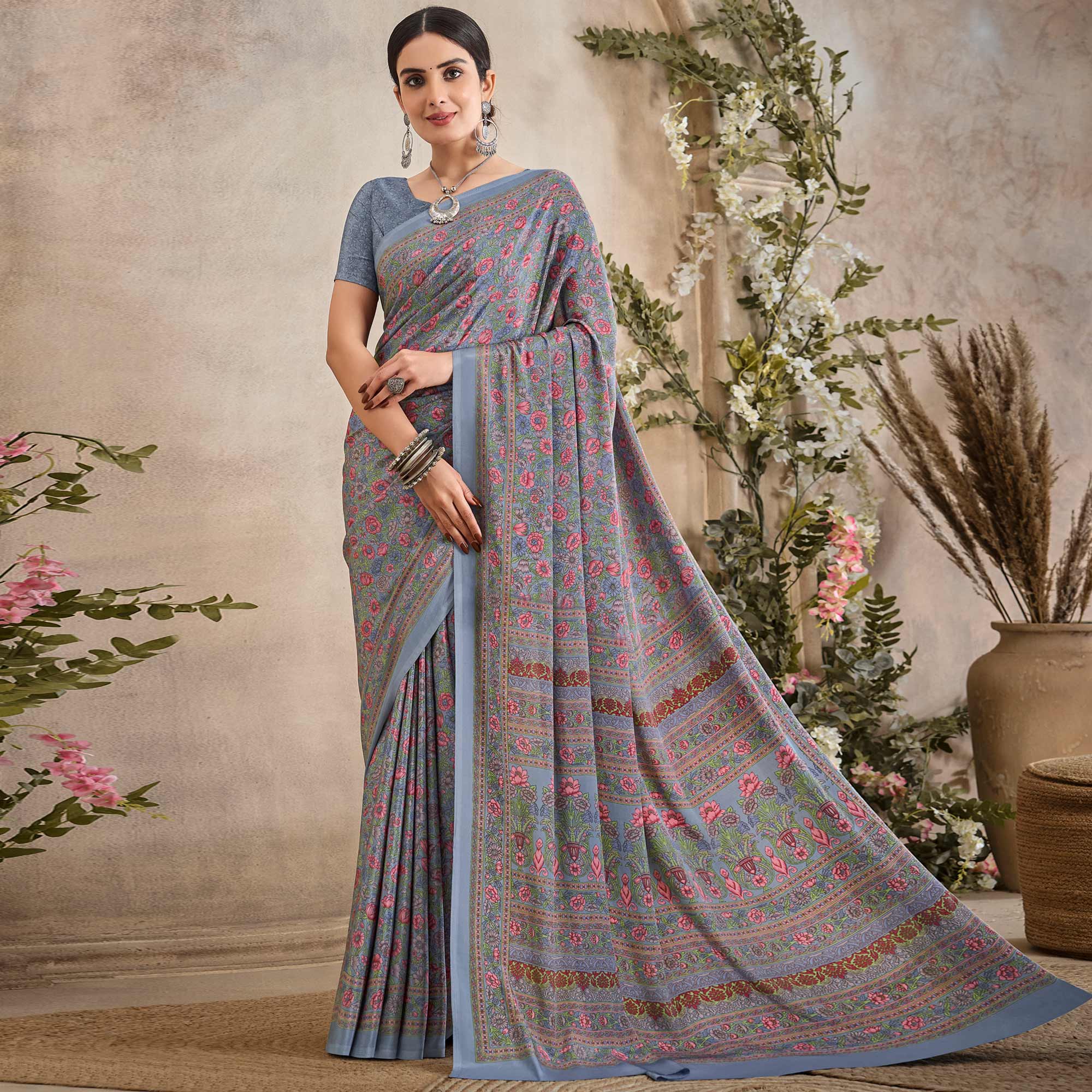 Grey Crepe Silk Floral Printed Saree - Image 2