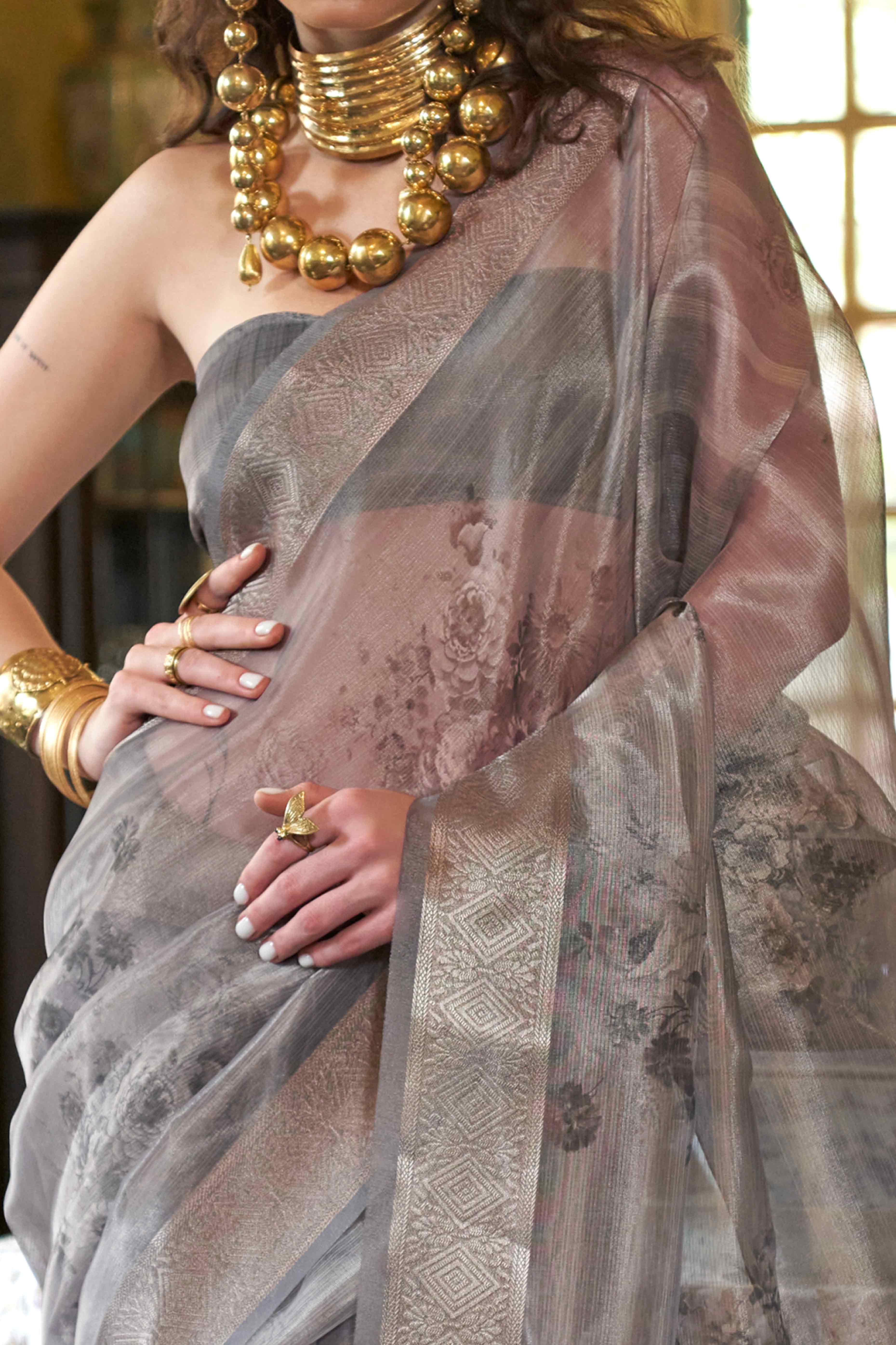 Grey Digital Printed Organza Saree With Woven Border - Image 2