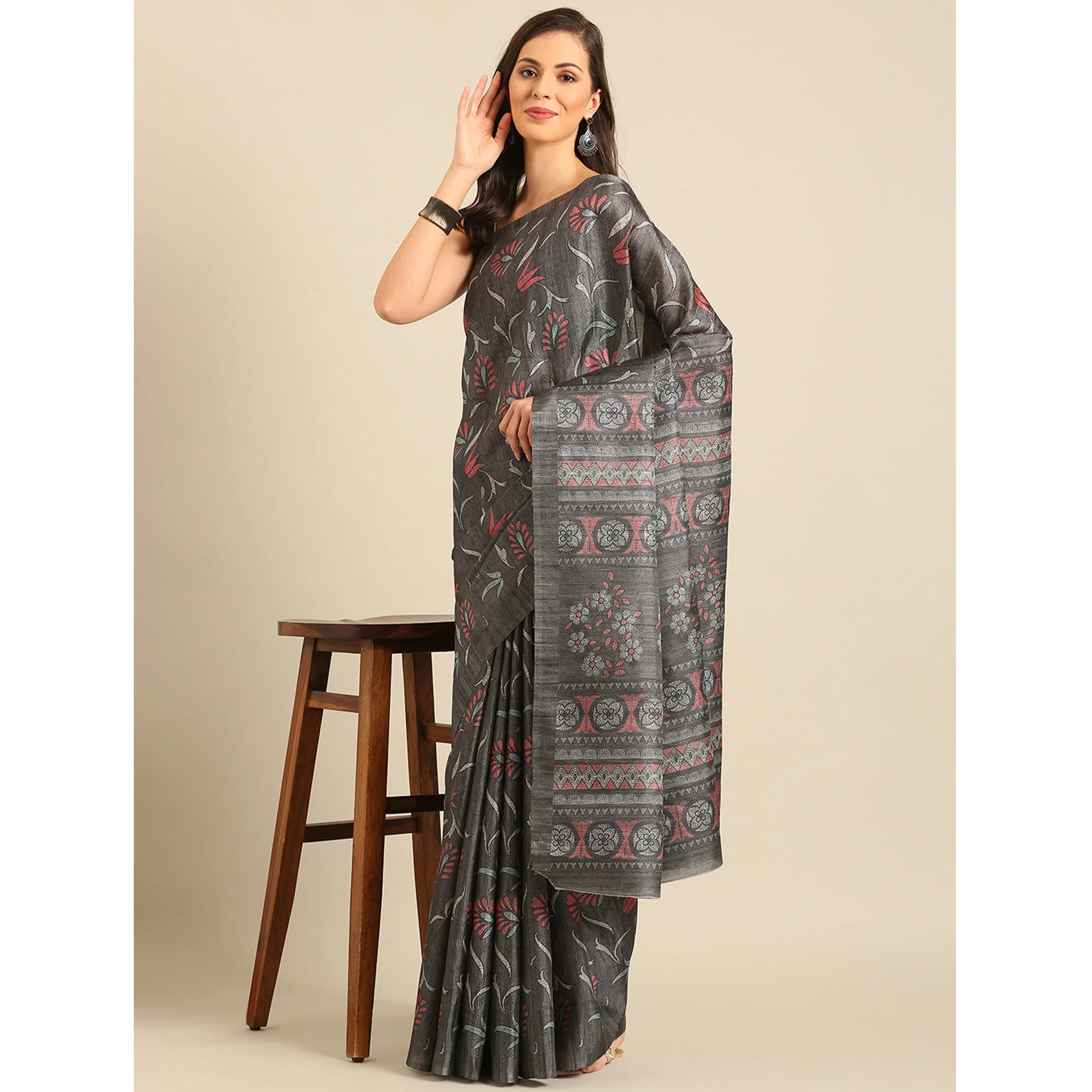 Grey Floral Digital Printed Cotton Blend Saree - Image 4