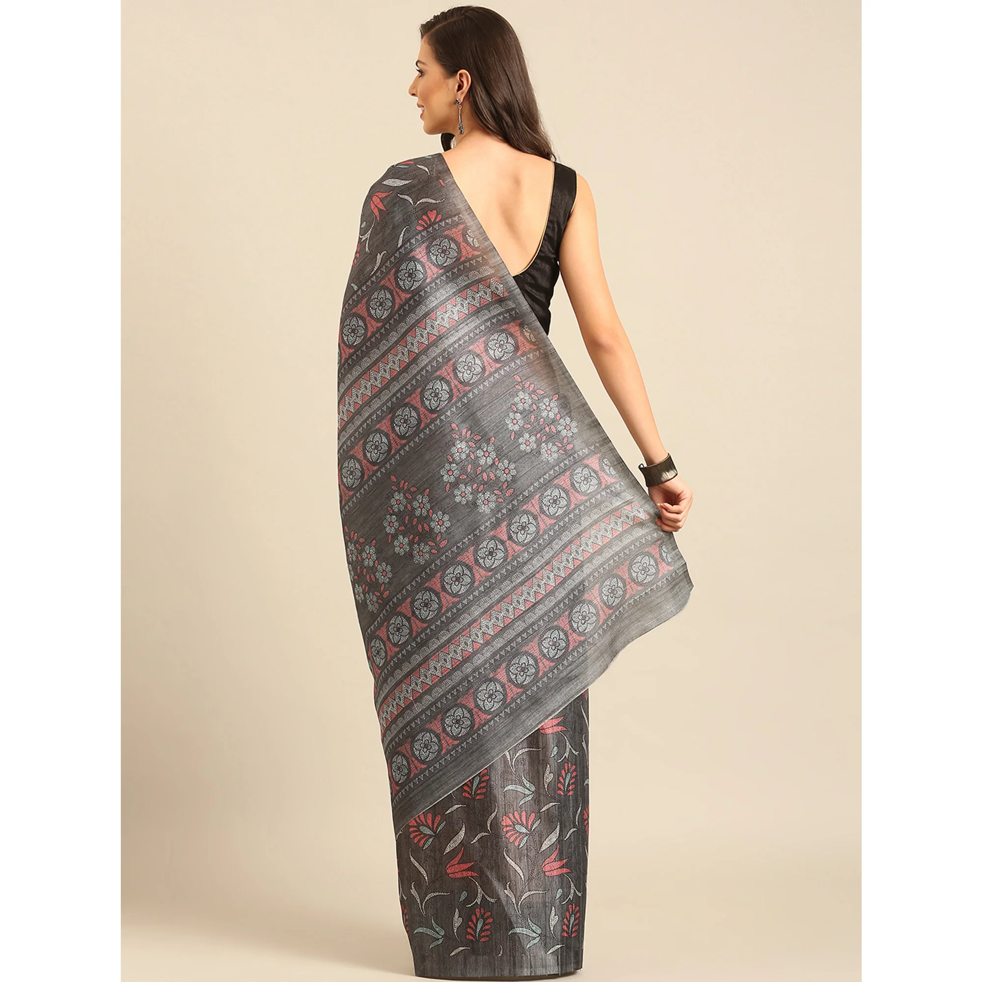 Grey Floral Digital Printed Cotton Blend Saree - Image 5