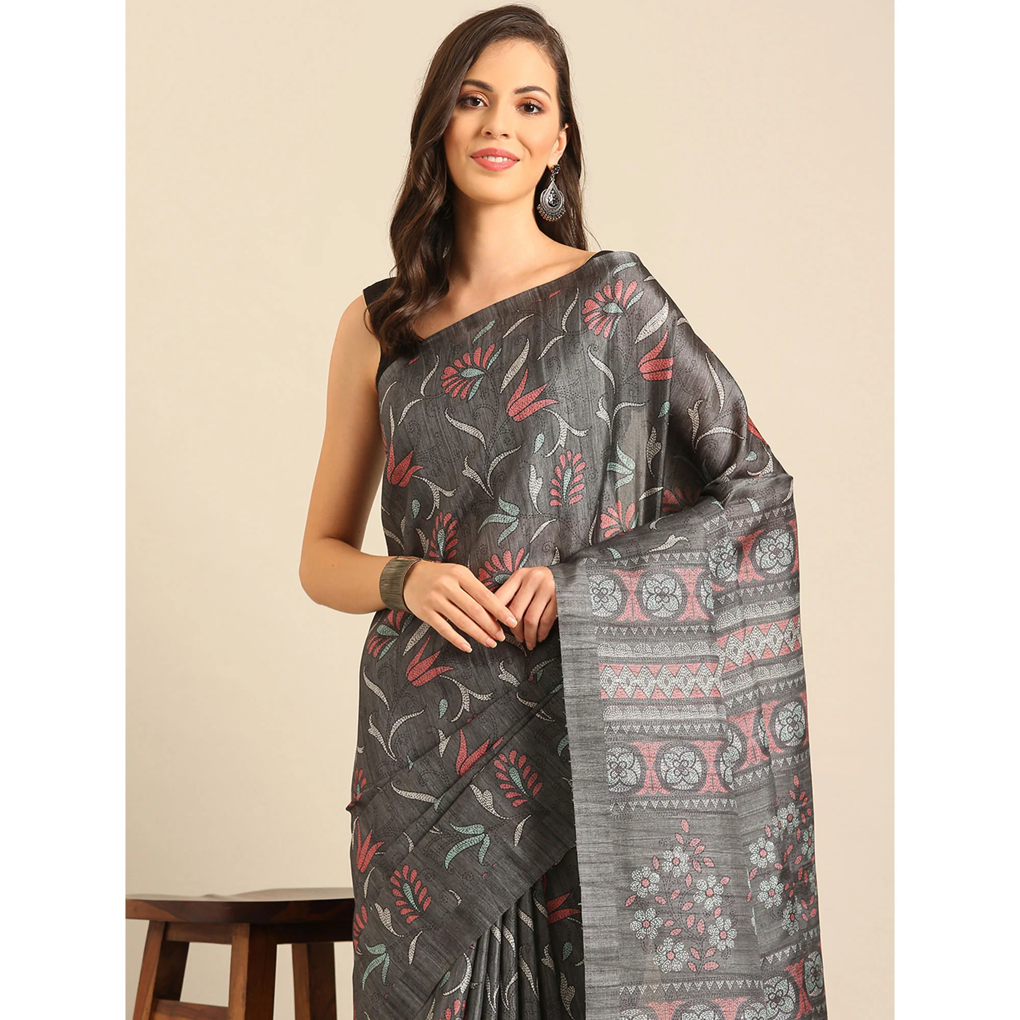Grey Floral Digital Printed Cotton Blend Saree - Image 6