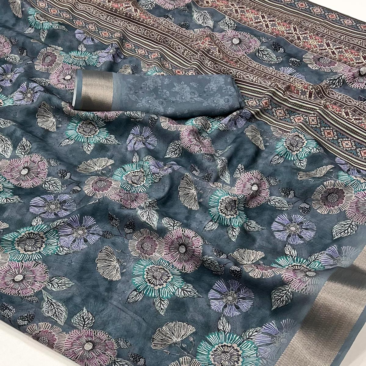 Grey Floral Digital Printed Moss Georgette Saree With Zari Border - Image 2