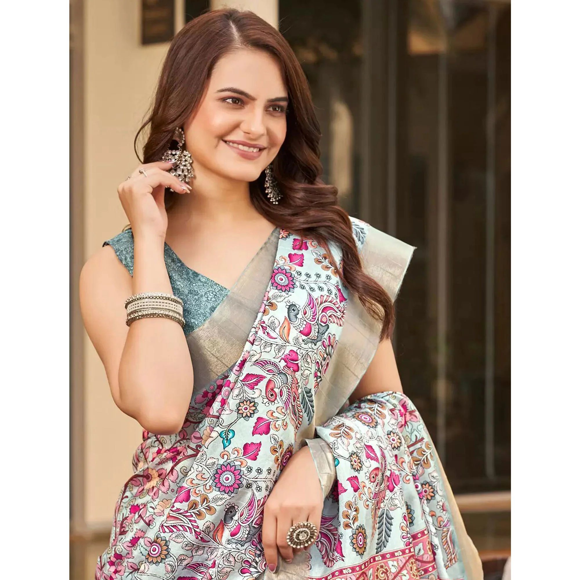 Grey Floral Digital Printed Tussar Silk Saree - Image 5