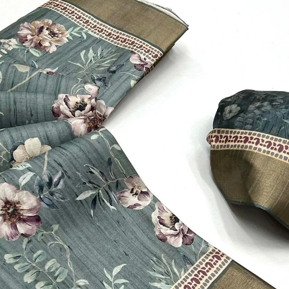 Grey Floral Digital Printed Tussar Silk Saree - Image 2