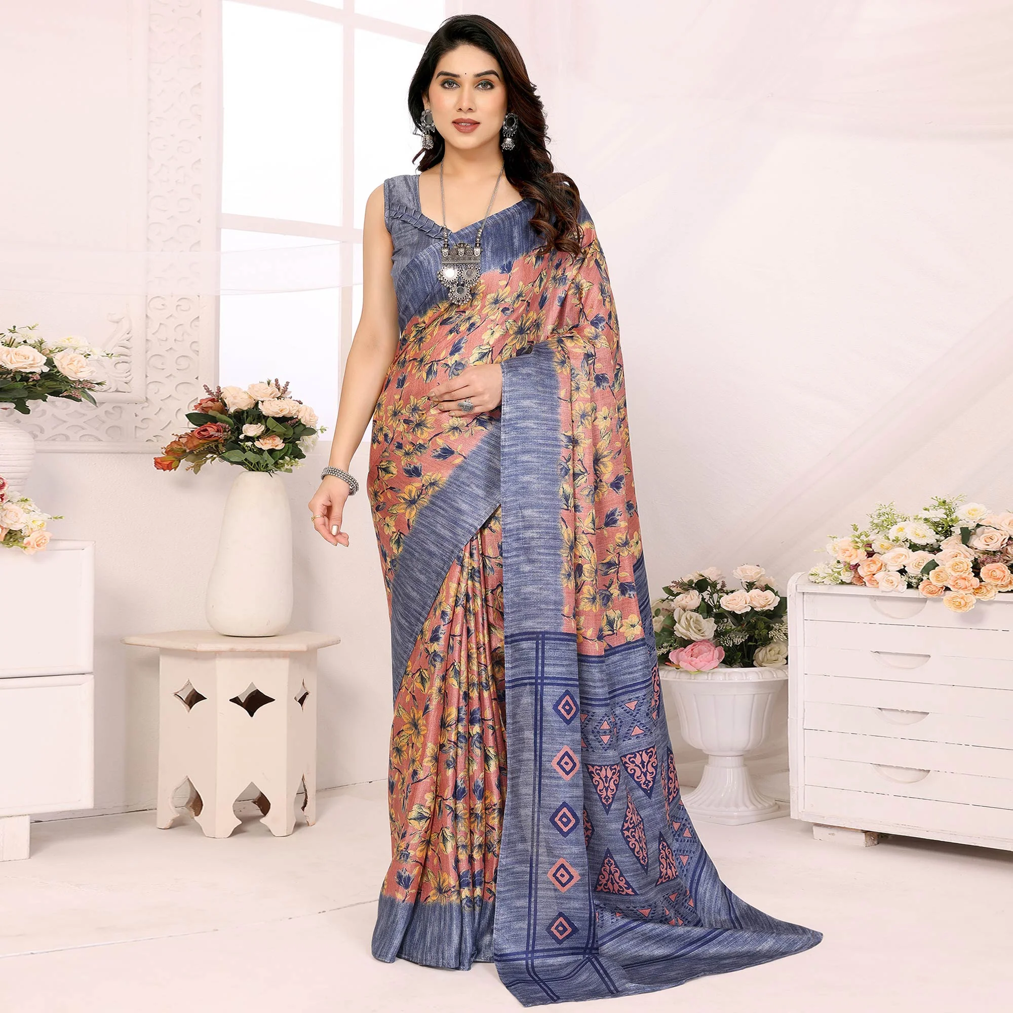 Grey Floral Printed Khadi Saree - Image 2