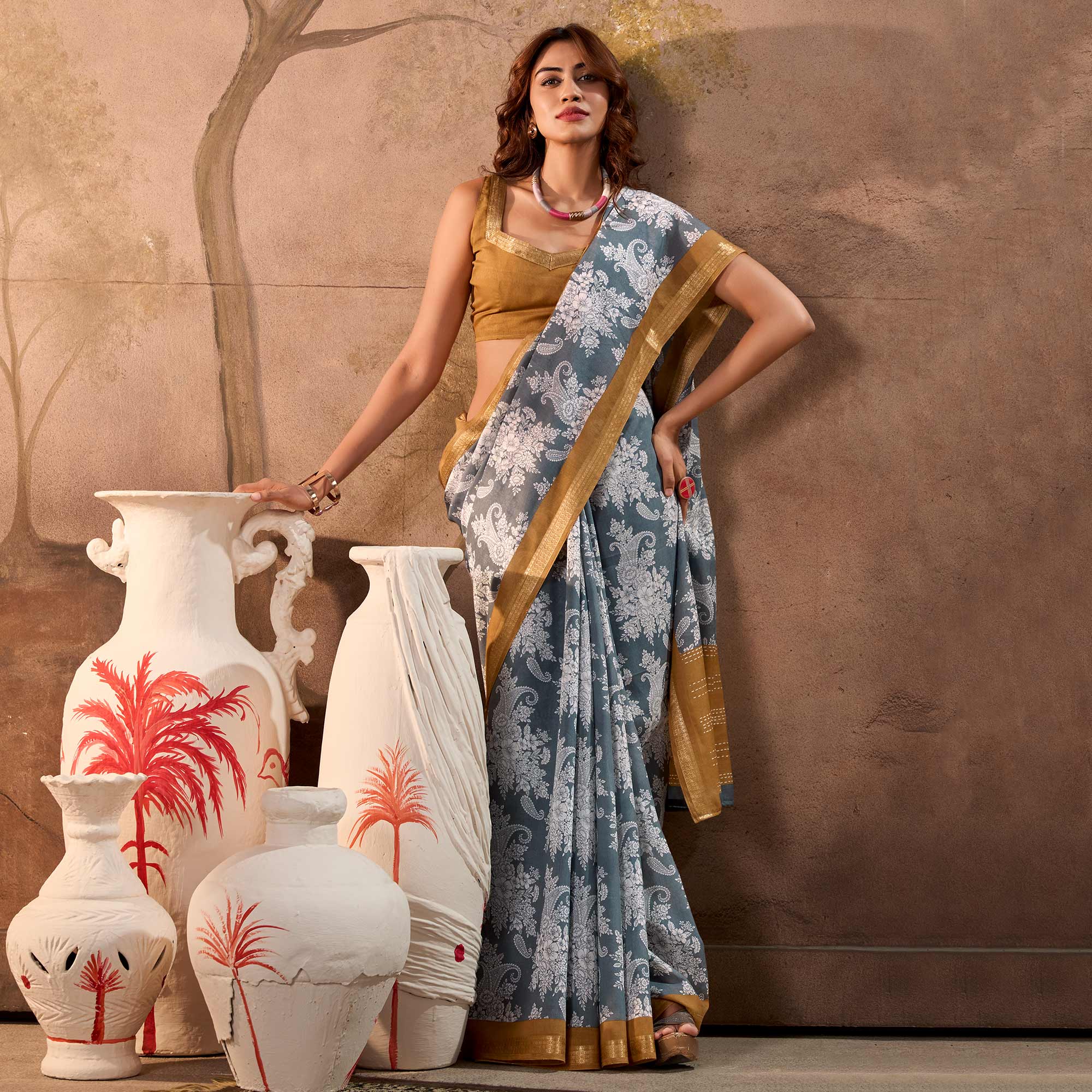 Grey Floral Printed Pure Cotton Saree - Image 2