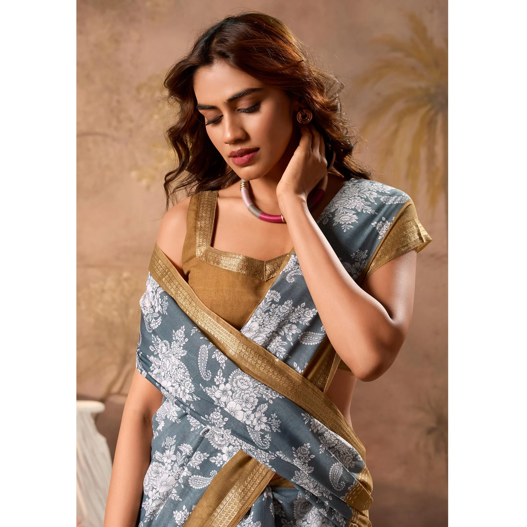Grey Floral Printed Pure Cotton Saree - Image 4