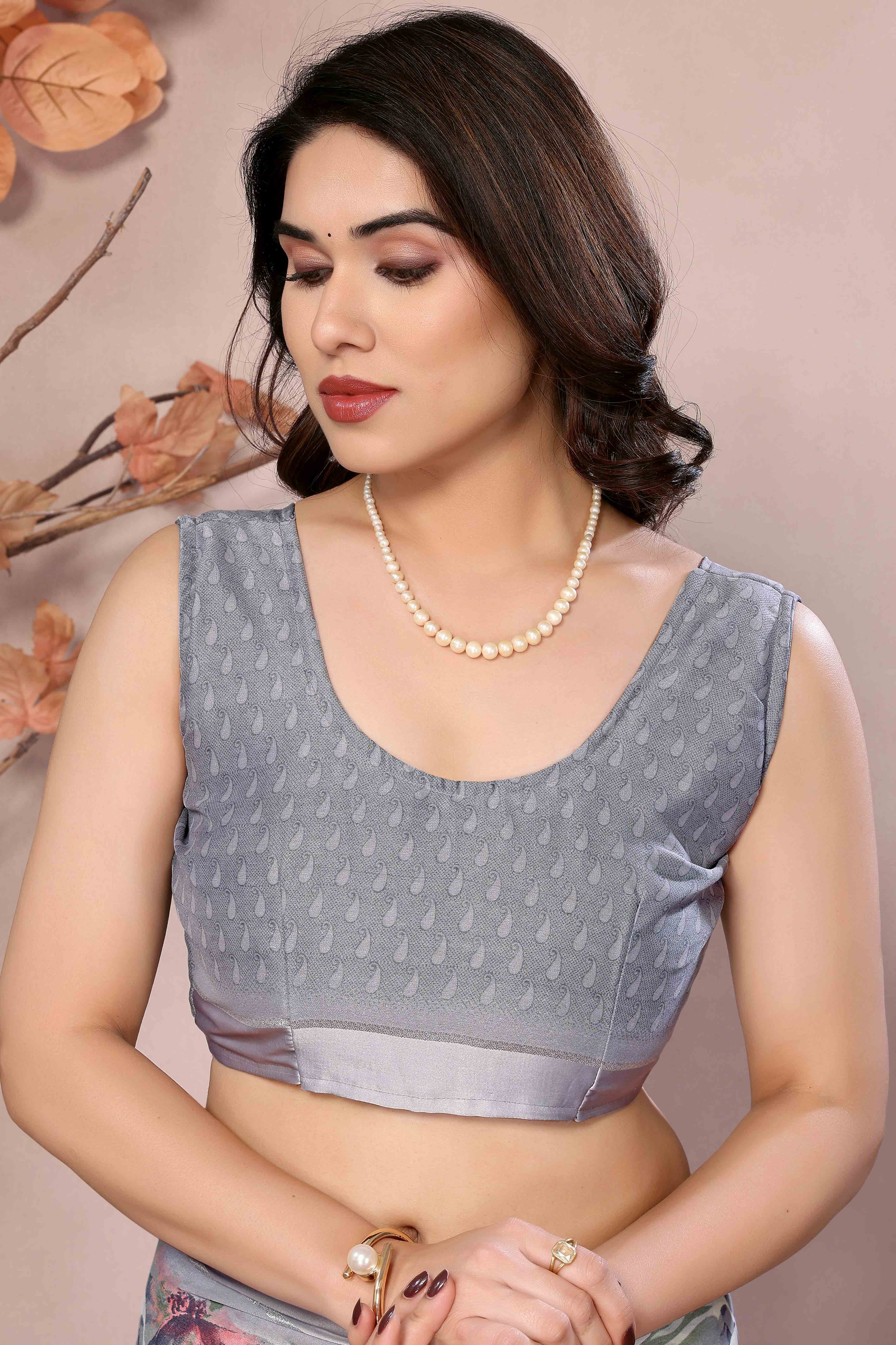 Grey Floral Printed Satin Saree - Image 5