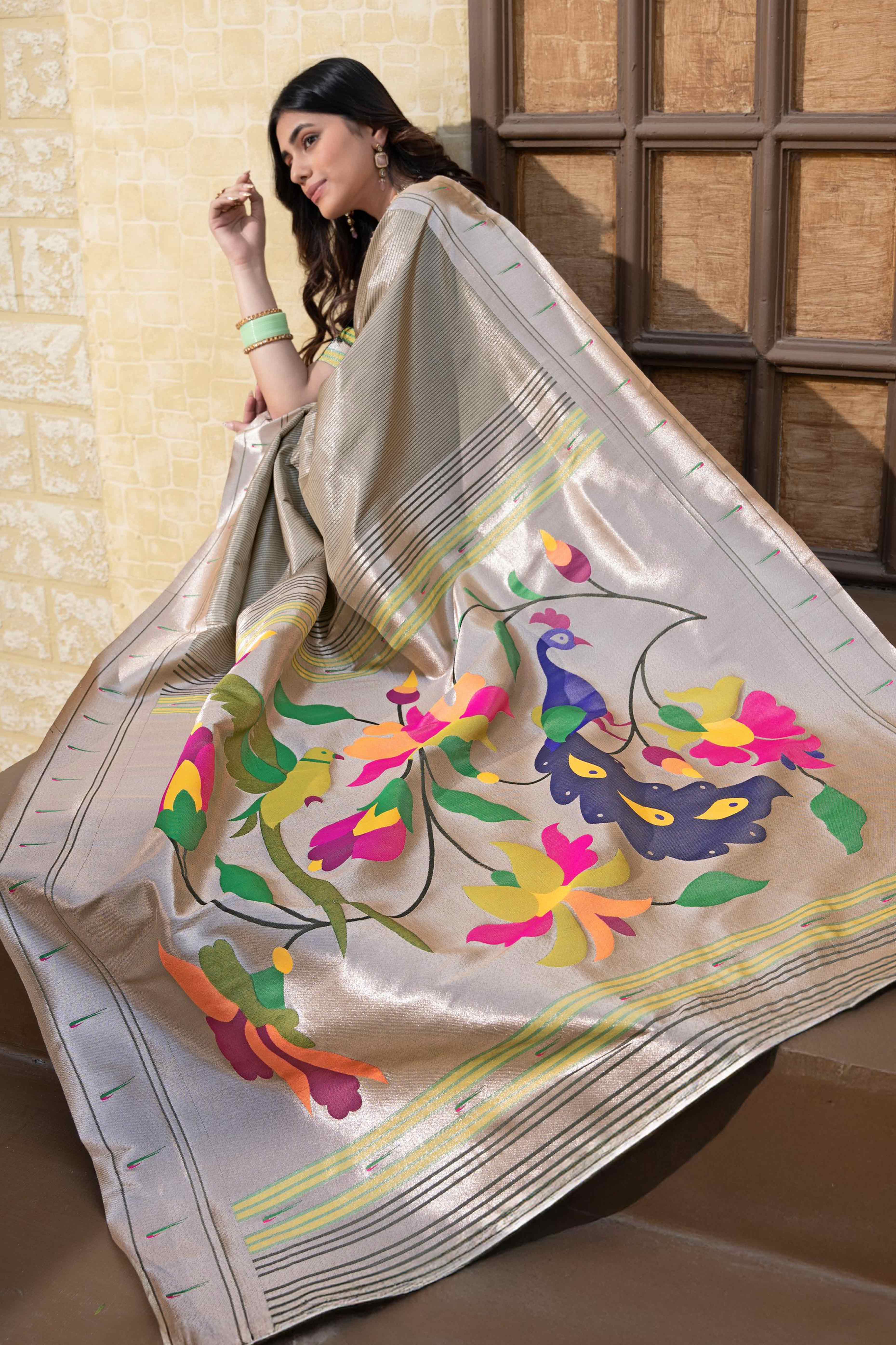 Grey Floral Zari Woven Silk Blend Paithani Saree With Intricate Weaving - Image 3