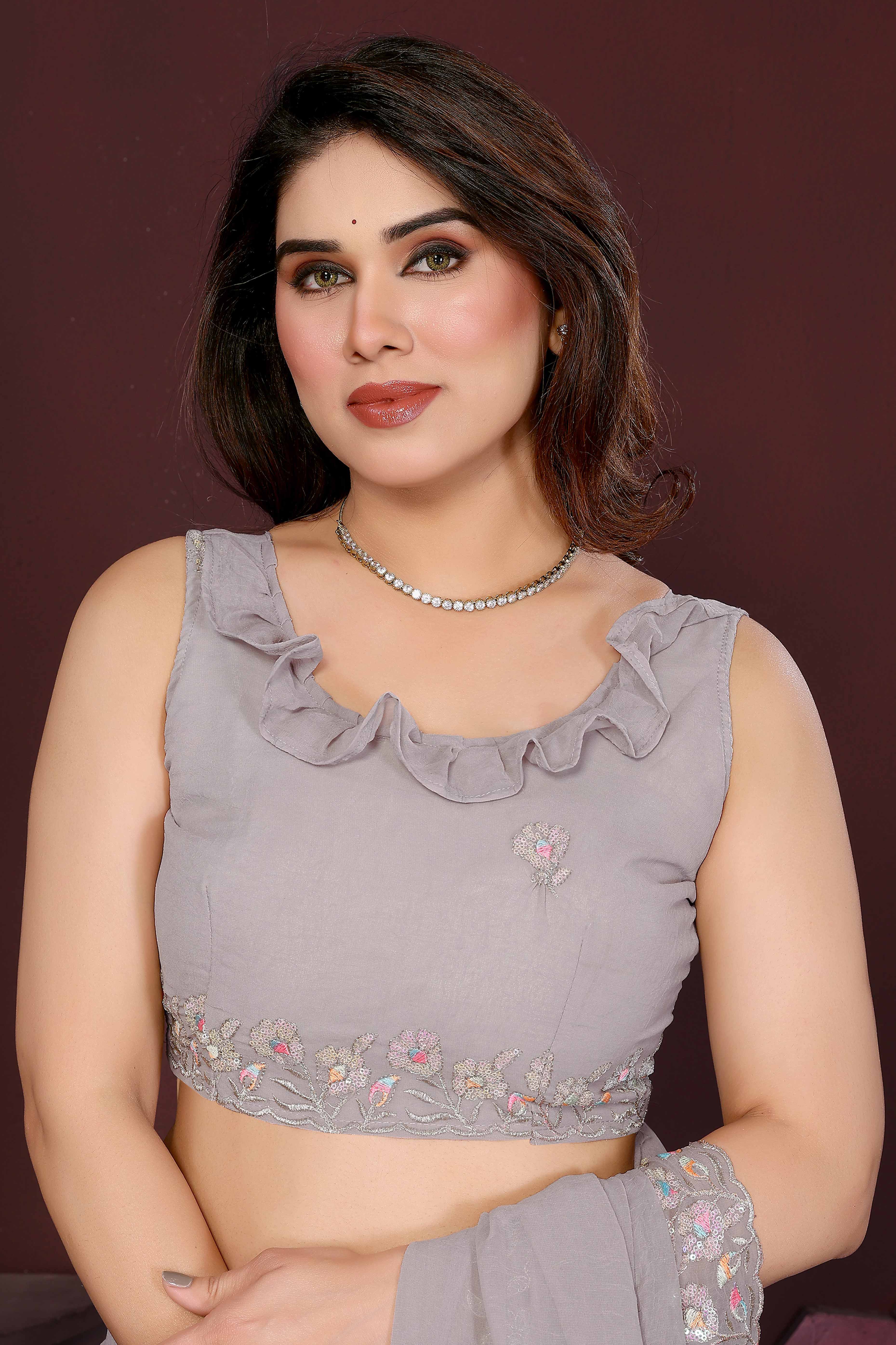 Grey Georgette Saree Featuring Intricate Floral Sequin Embroidery - Image 7