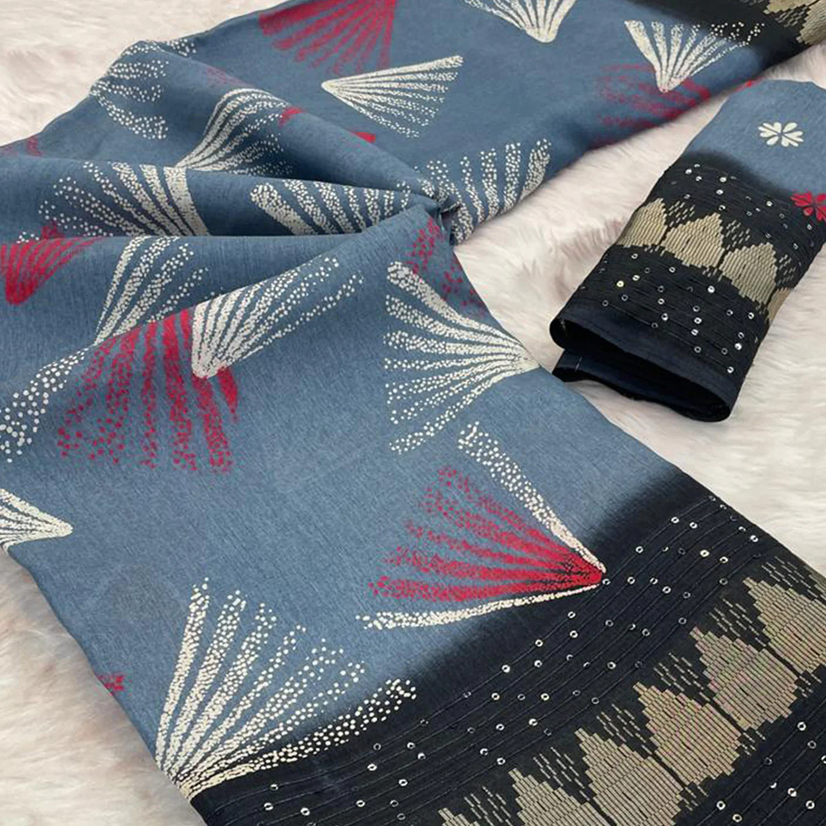 Grey Printed Dola Silk Saree with Contrast Woven Border Charm - Image 2