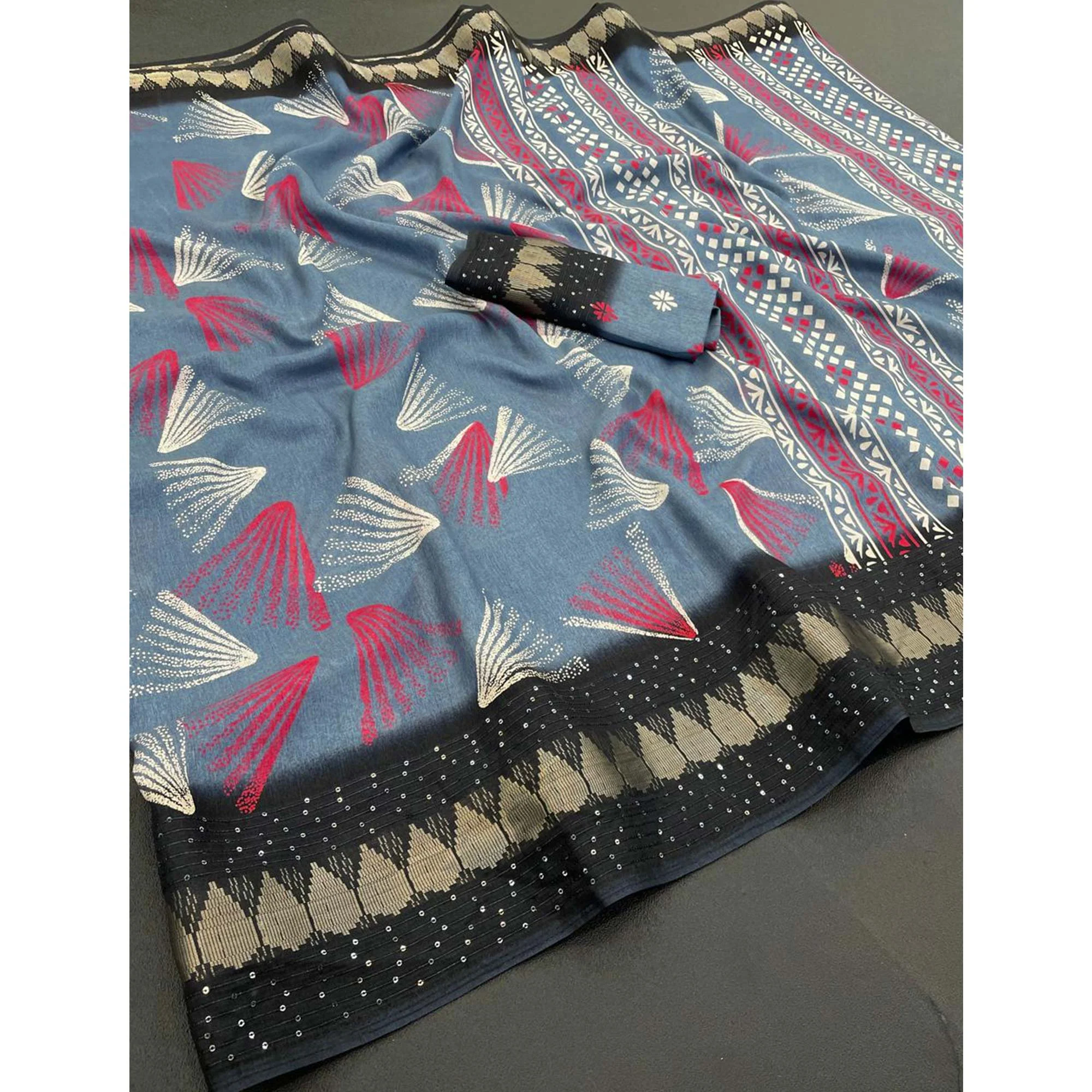 Grey Printed Dola Silk Saree with Contrast Woven Border Charm - Image 3